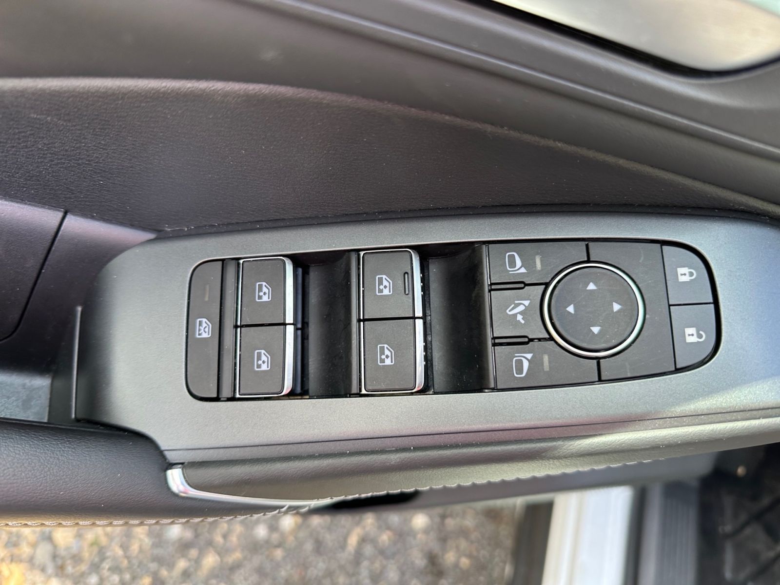 NISSAN Qashqai 1.3 DIG-T N-Connecta HeadUp*Pano*Navi