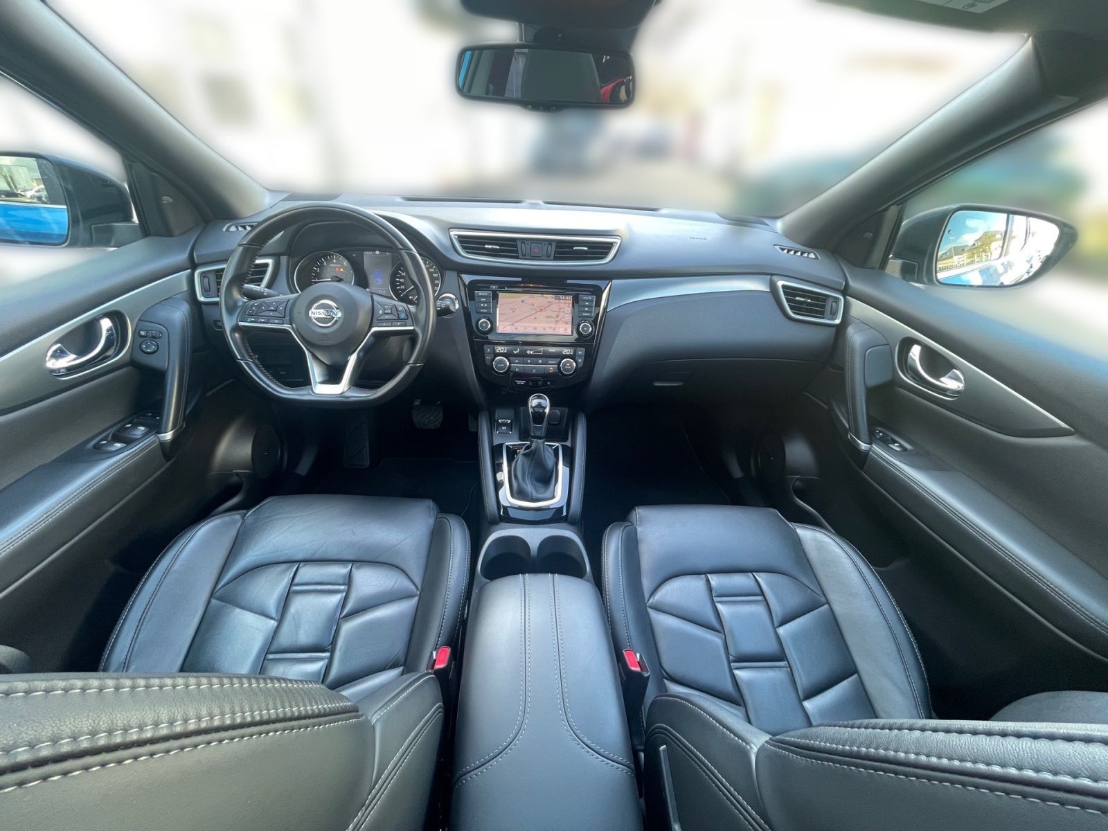 NISSAN Qashqai 1.3 TEKNA Autom.*Navi*Winterpaket*Pano