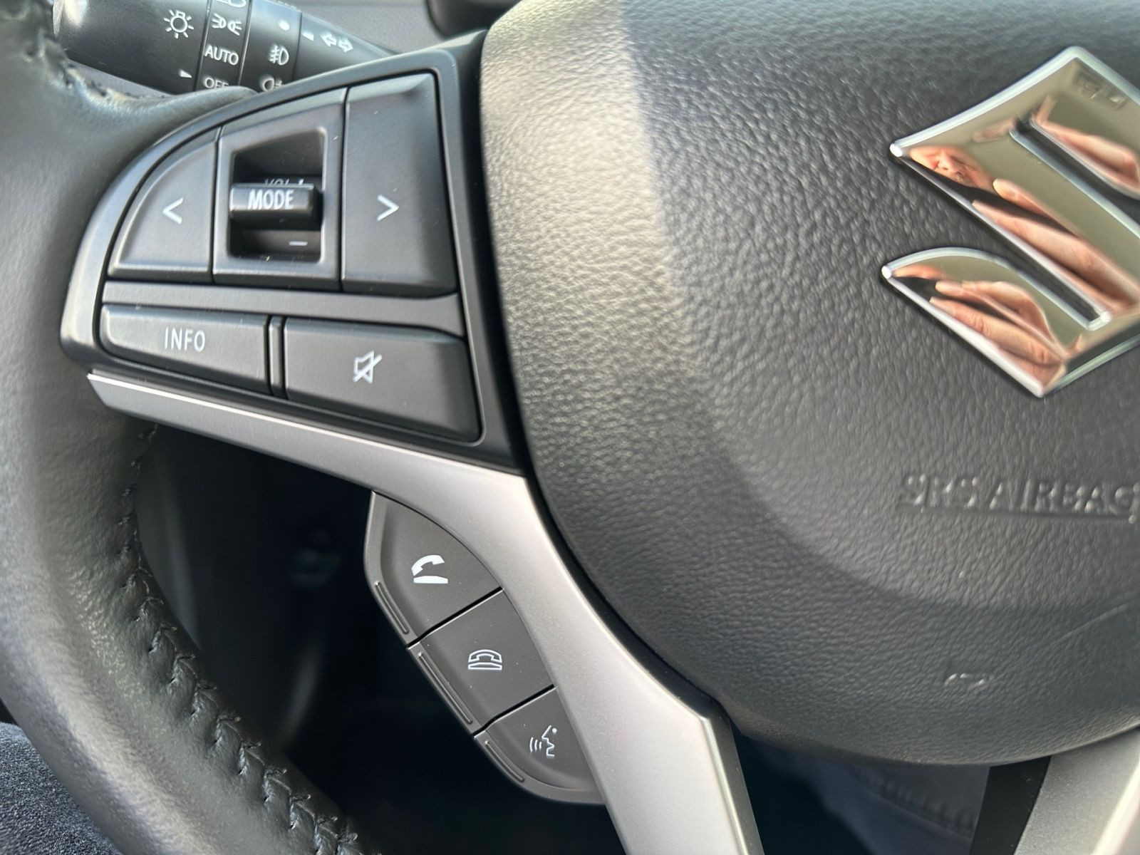 Suzuki Ignis Comfort+ Hybrid 1.2 MT NAVI*CAM*SHZ