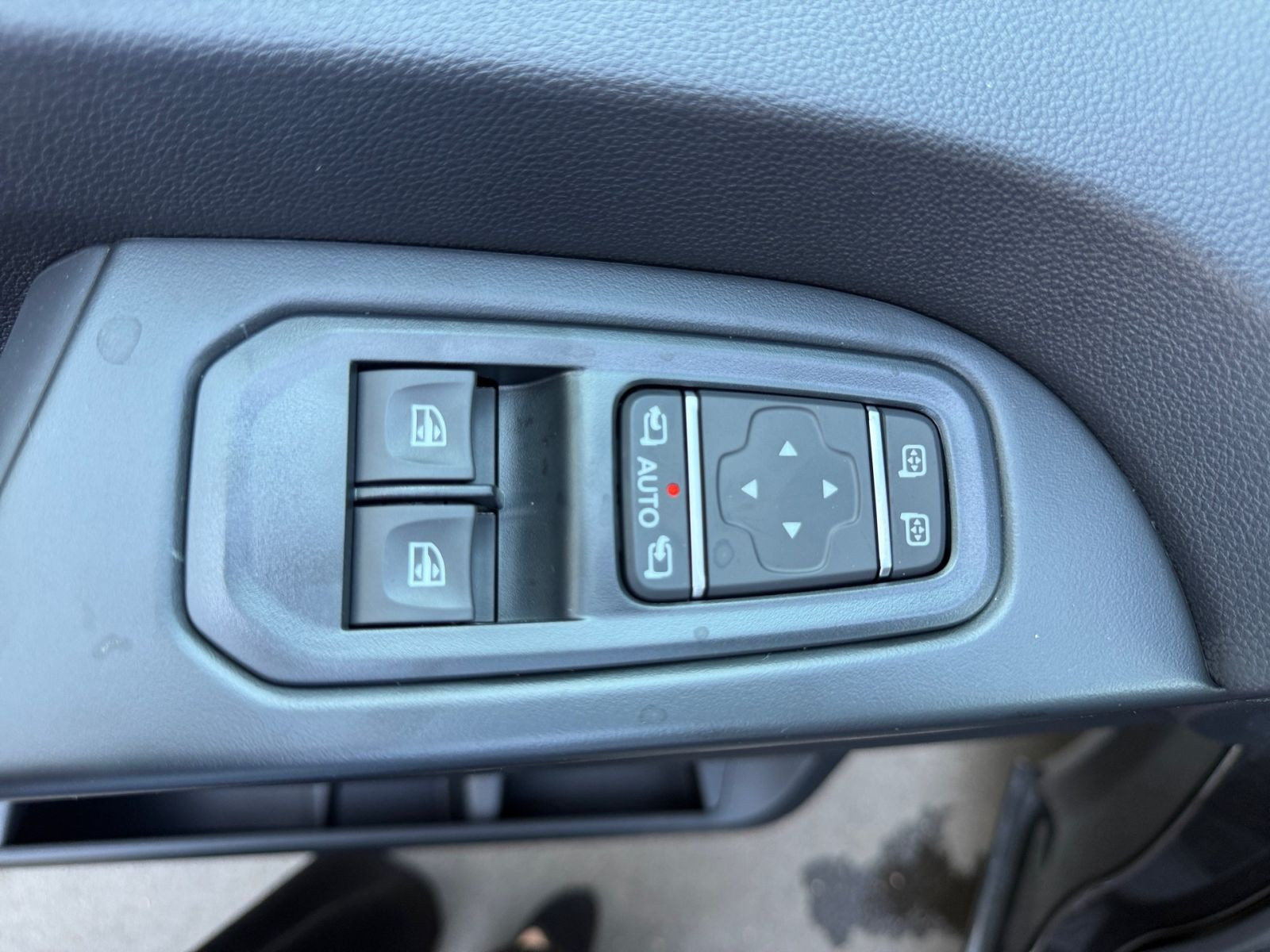 Nissan PRIMASTAR Kombi L2H1 Tekna LED CAM Totwinkel Navi