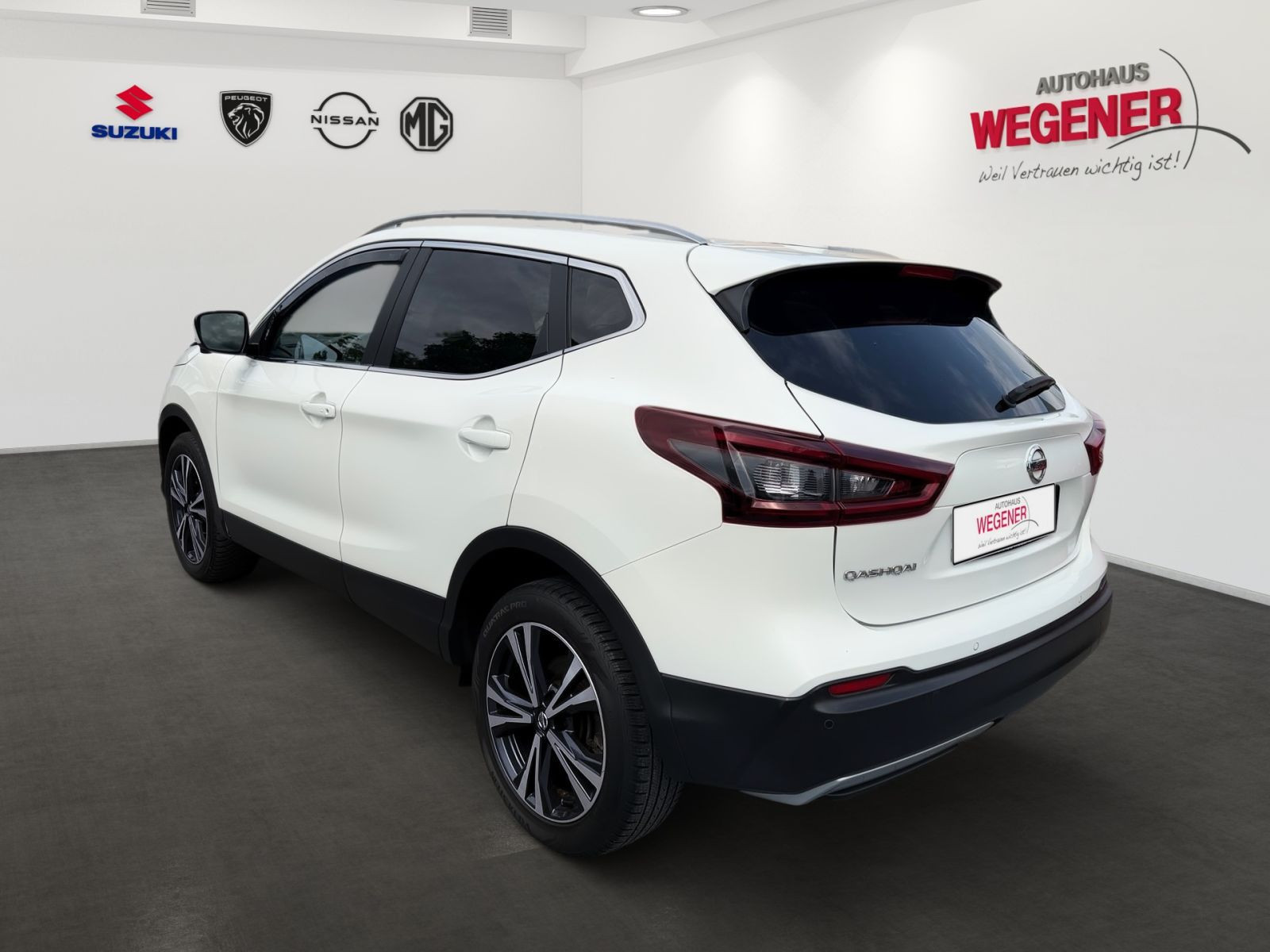 Nissan Qashqai 1.3 AT*BLUET*NAWI*KAMERA*KEYLESS*PANO