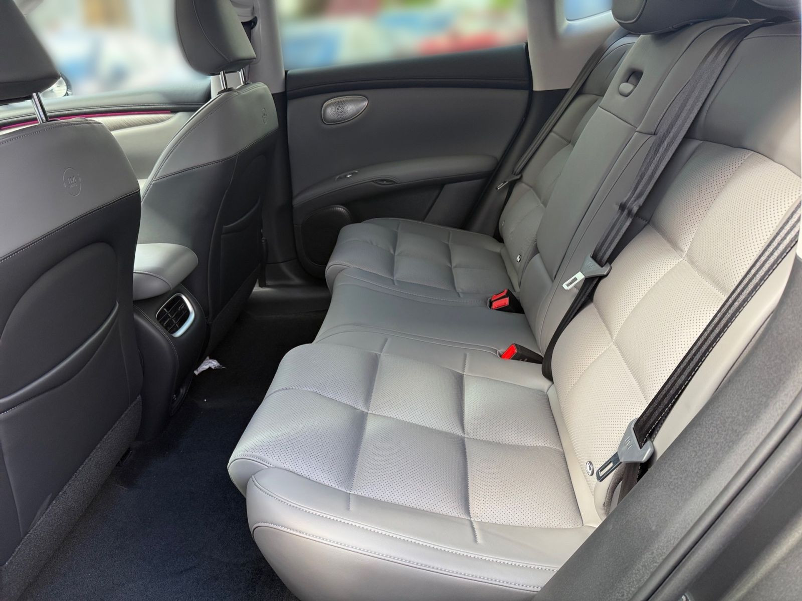 MG MG IM6 EV 100kWh Premium AWD + Drive Pack