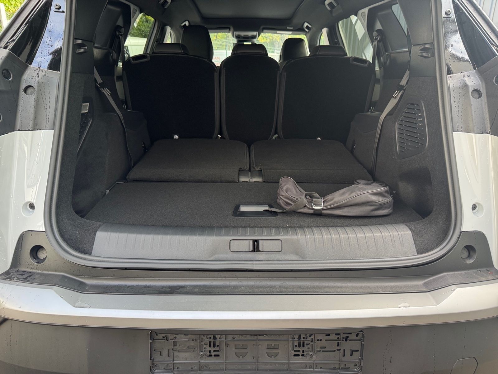 PEUGEOT 5008 GT Hybrid 145 e-DSC *Kamera*21"Curved*Air*