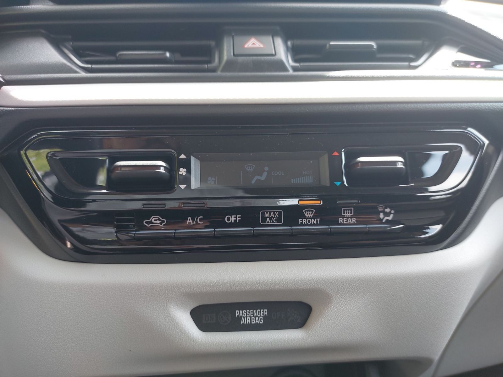 SUZUKI SWIFT CLUB HYBRID ACC*Navi*LED*PDC