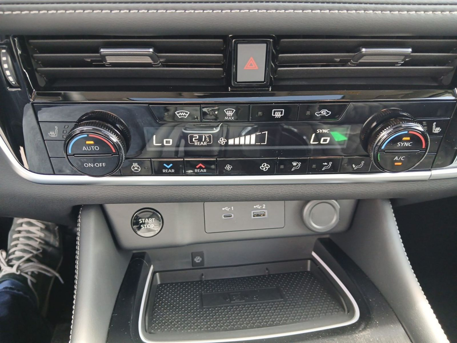 Nissan X-Trail Tekna+ 1.5 AT - PANO BOSE HUD LEDER MEMO