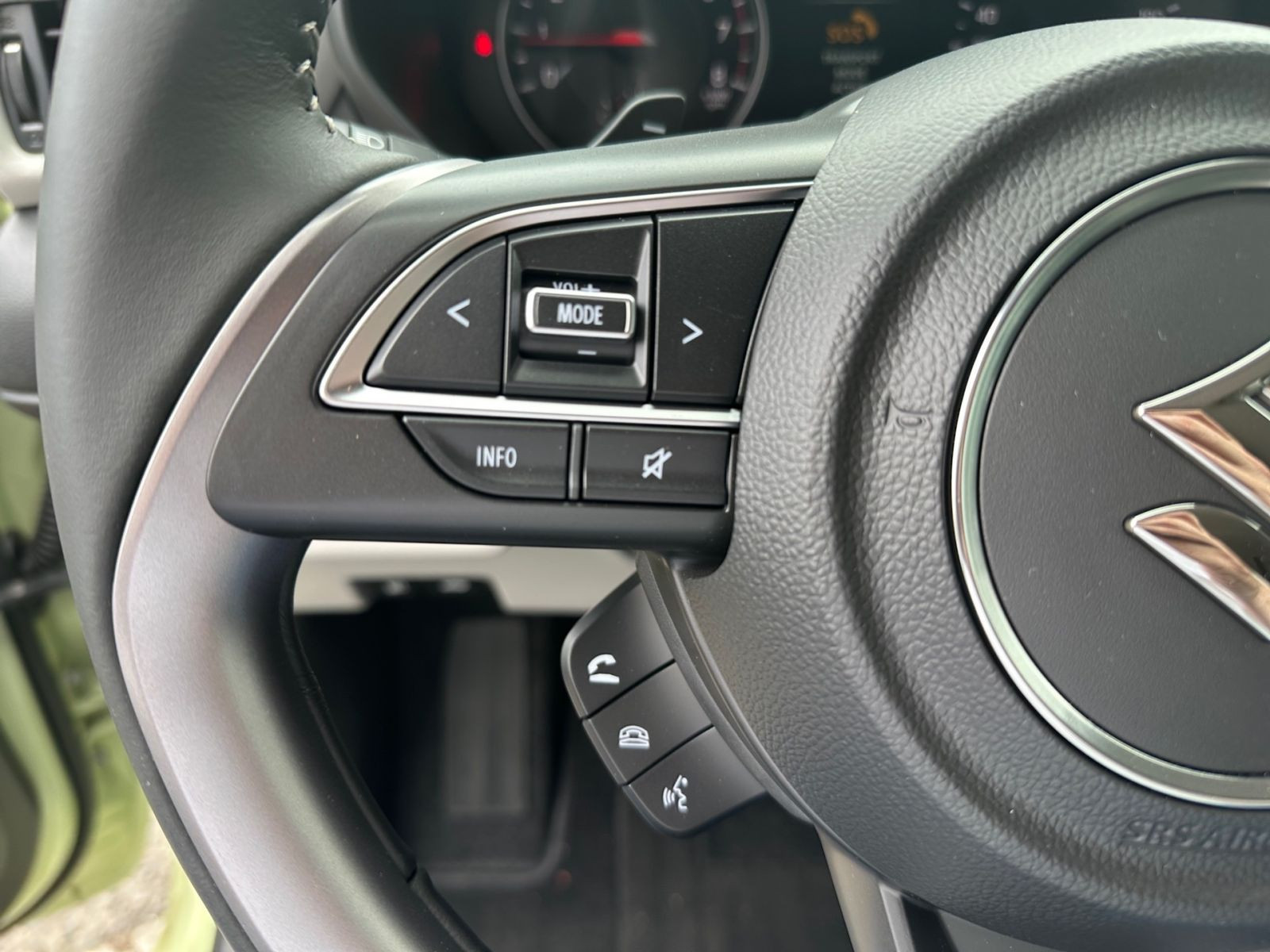 Suzuki SWIFT COMFORT+ CVT HYBRID Navi Cam SHZ