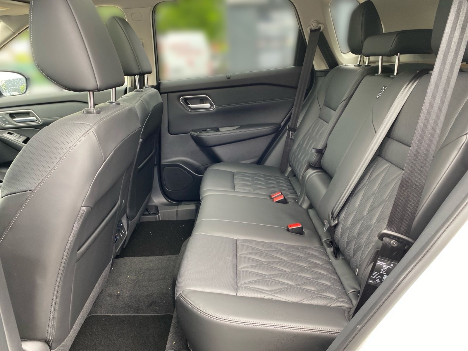 NISSAN X-TRAIL 1.5 VC-T e-4ORCE 213 PS 4x4 Tekna+ 20"