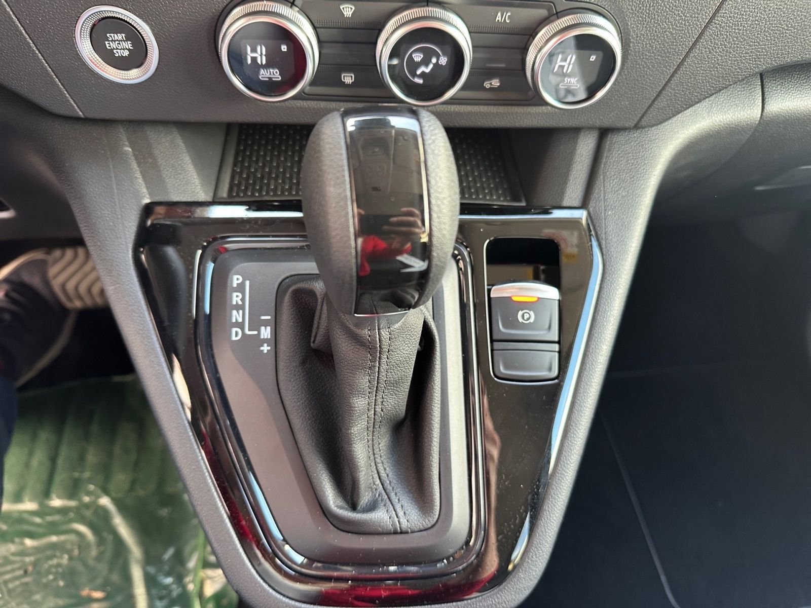 NISSAN TOWNSTAR TEKNA 1.3 AT 7-SITZE NAVI 360°