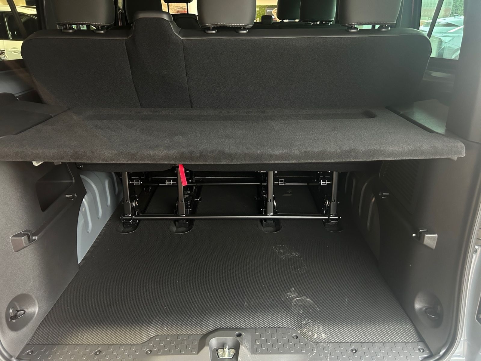 Nissan Primastar Kombi9 L1H1 2,8t CarPlay*Navi*PDC*CAM