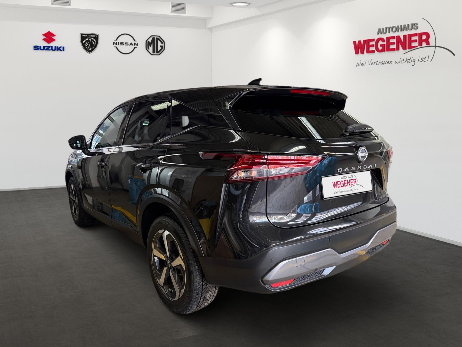 NISSAN Qashqai 1.3 DIG-T N-Connecta Navi*360°*CarPlay