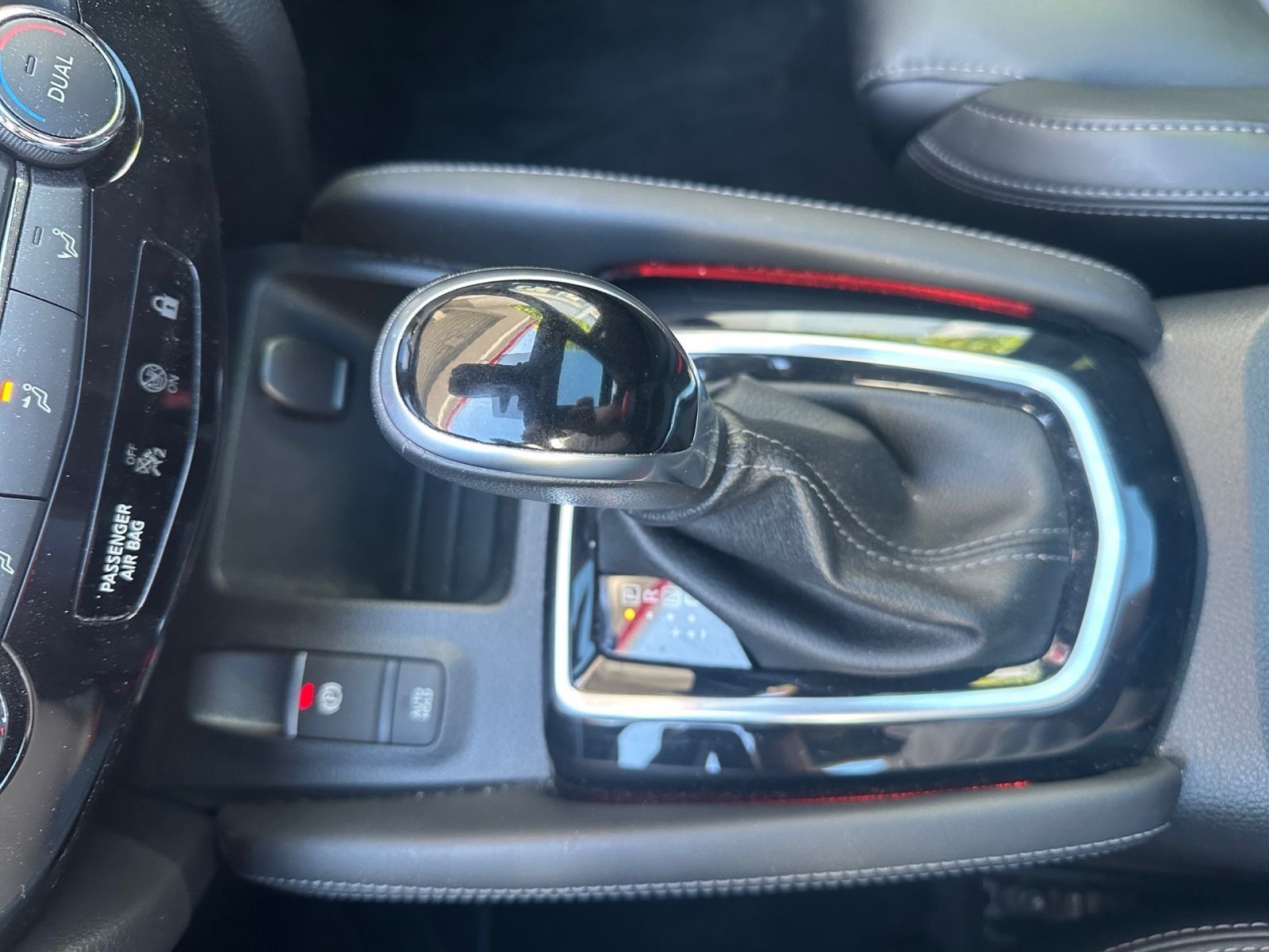 Nissan Qashqai 1.3 AT DIG-T Tekna 360°*PANO*NAVI*Bluet.