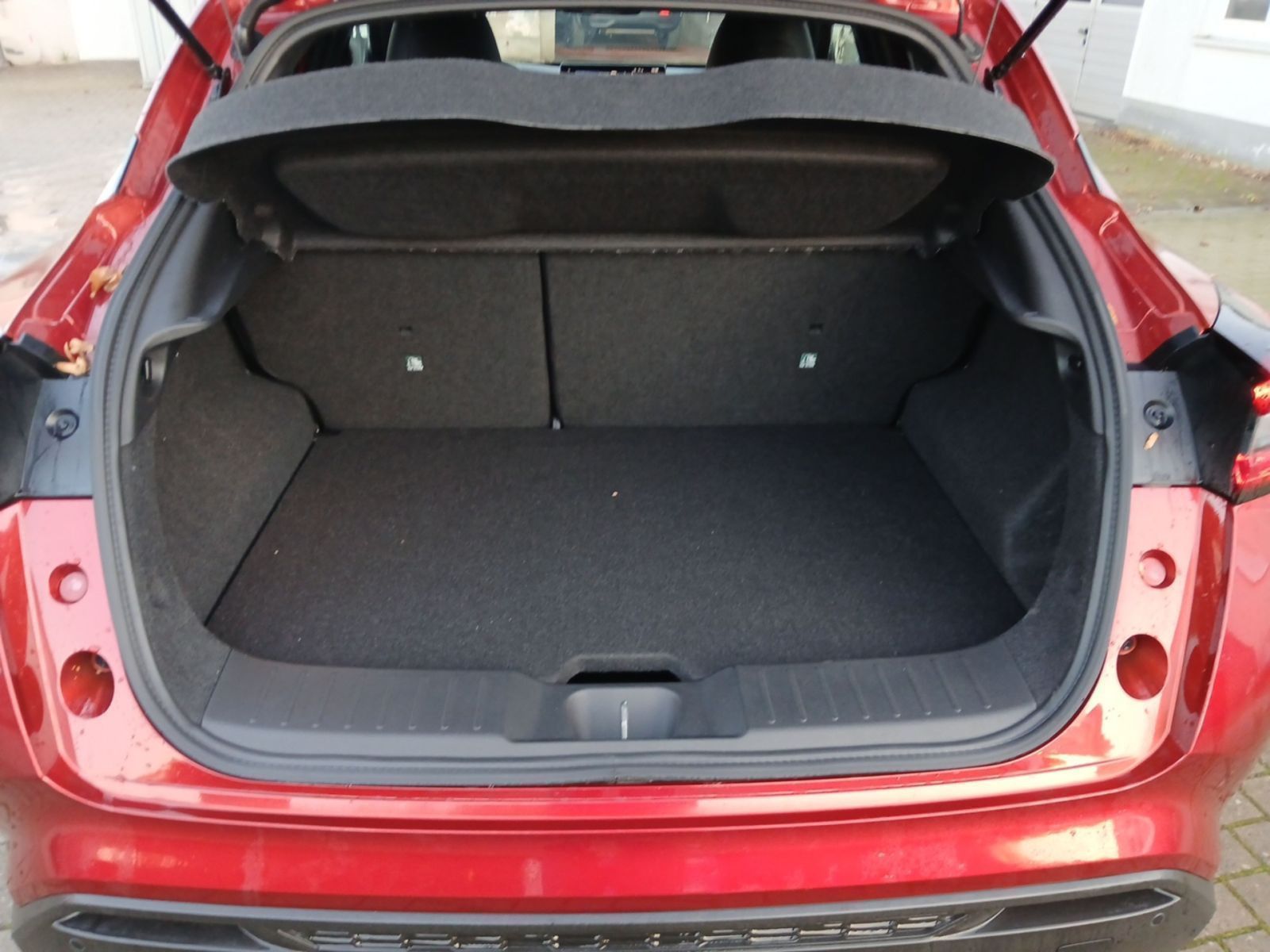 NISSAN JUKE N-CONNECTA Hybrid AT *KAM SHZ BFS CarPlay*