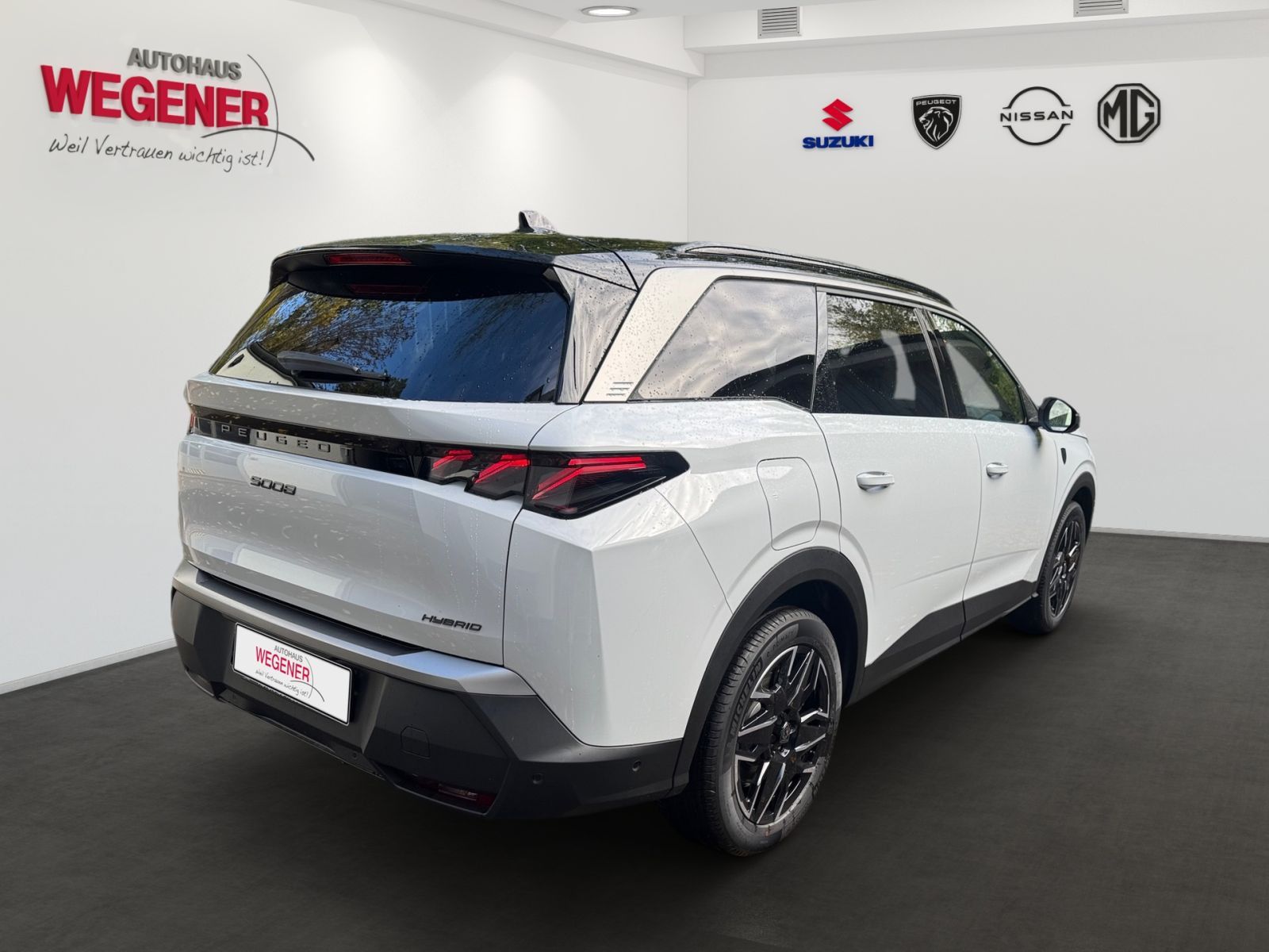 PEUGEOT 5008 GT Hybrid 145 e-DSC *Kamera*21"Curved*Air*