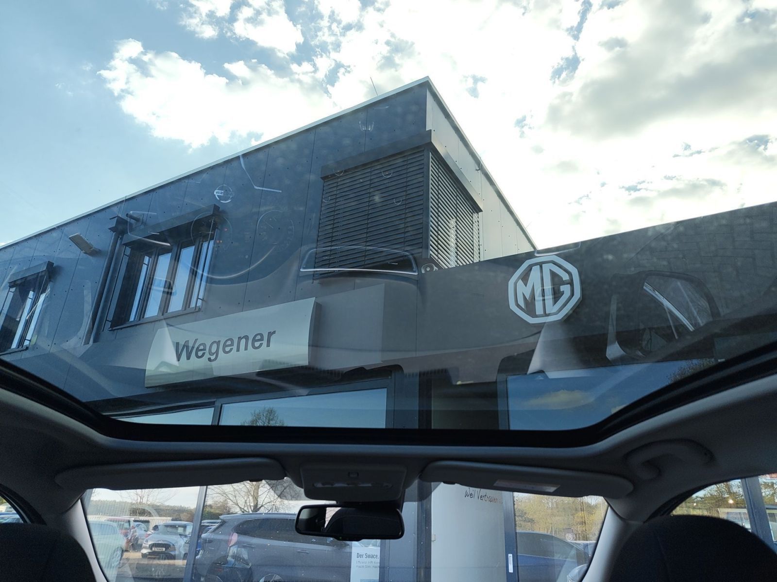 NISSAN Qashqai 1.3 N-Way PANO*SHZ*CAM*Klima*Navi*LM