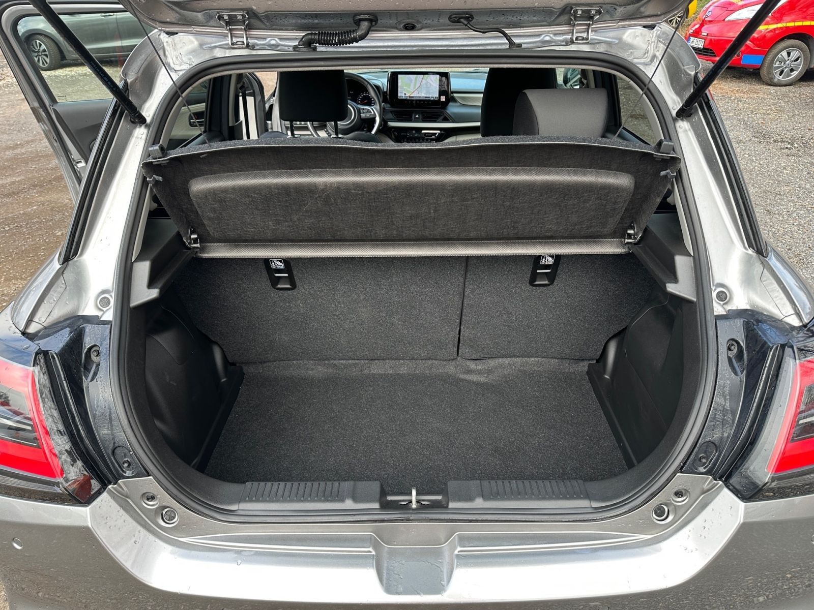 SUZUKI Swift Comfort Hybrid 1.2 MT LED NAVI KAMERA SHZ