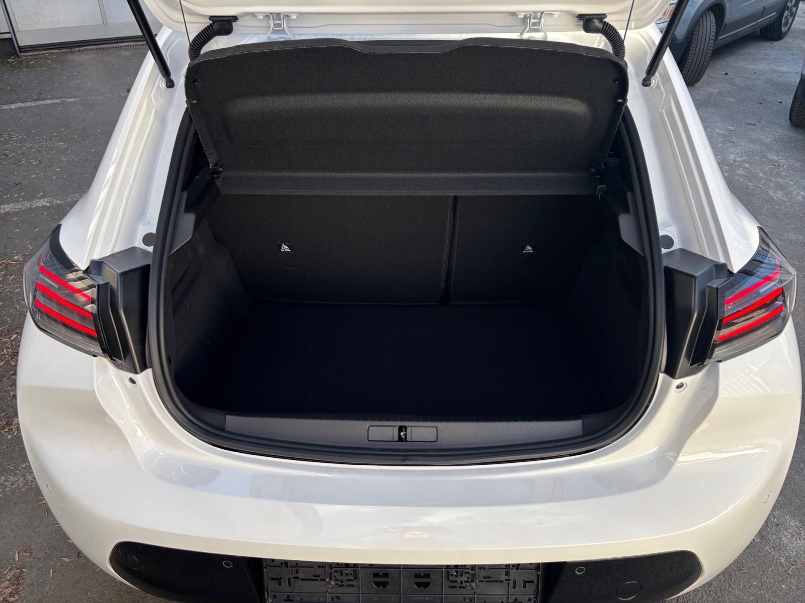 Peugeot 208 Allure Hybrid 110 e-DSC6 *360°Kamera*SHZ*