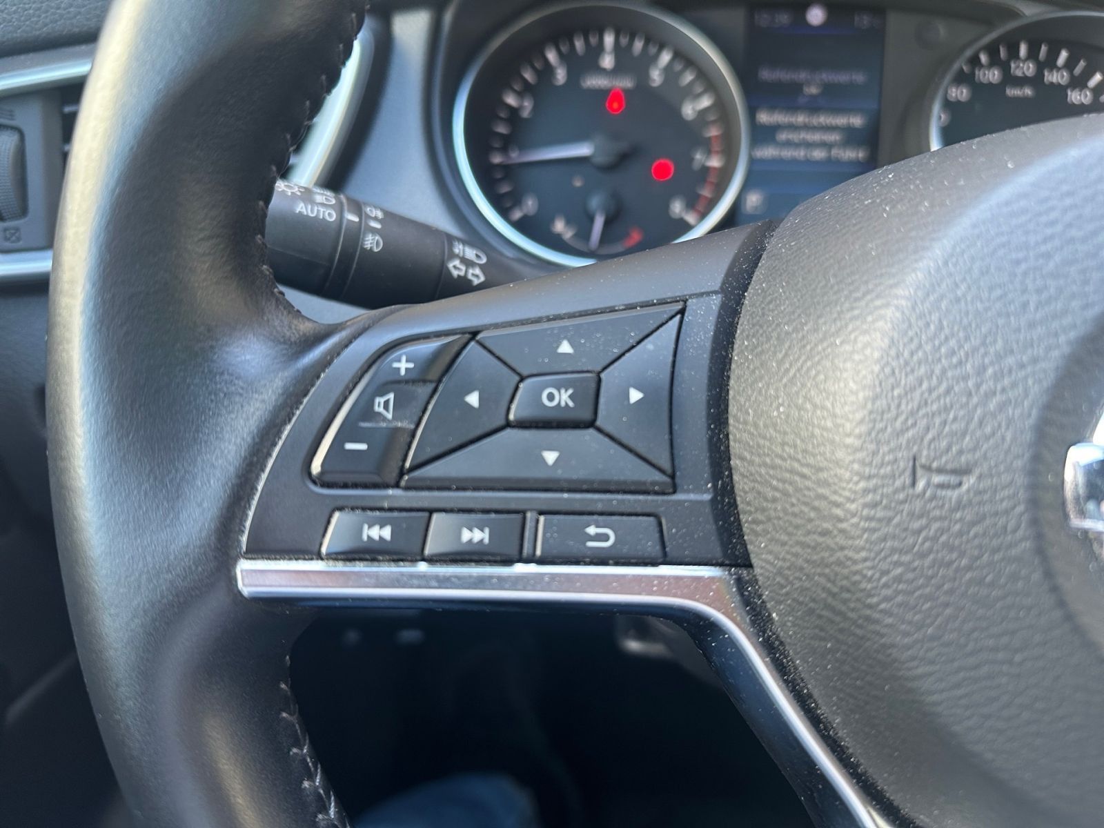 Nissan Qashqai 1.3 AT DIG-T Tekna 360°*PANO*NAVI*Bluet.