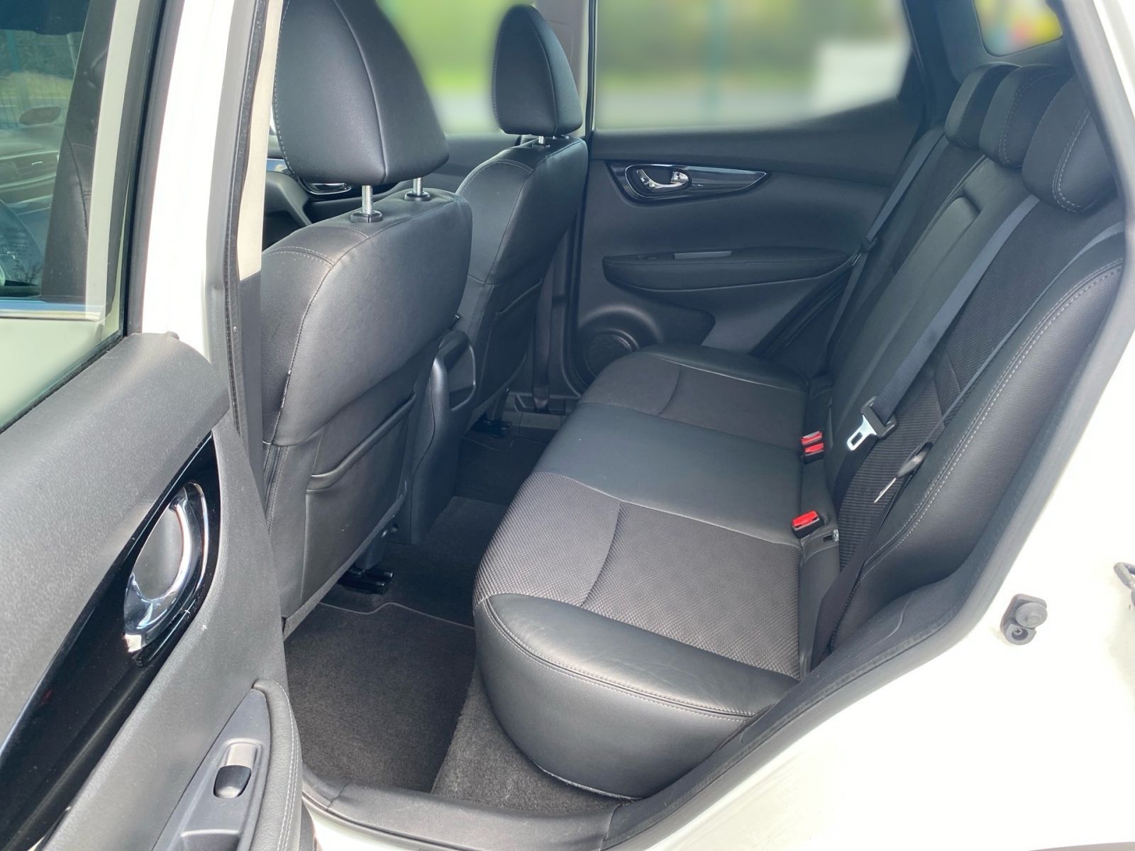 NISSAN QASHQAI Tekna 1.5dCi Safety+I-PA Glasdach EURO6