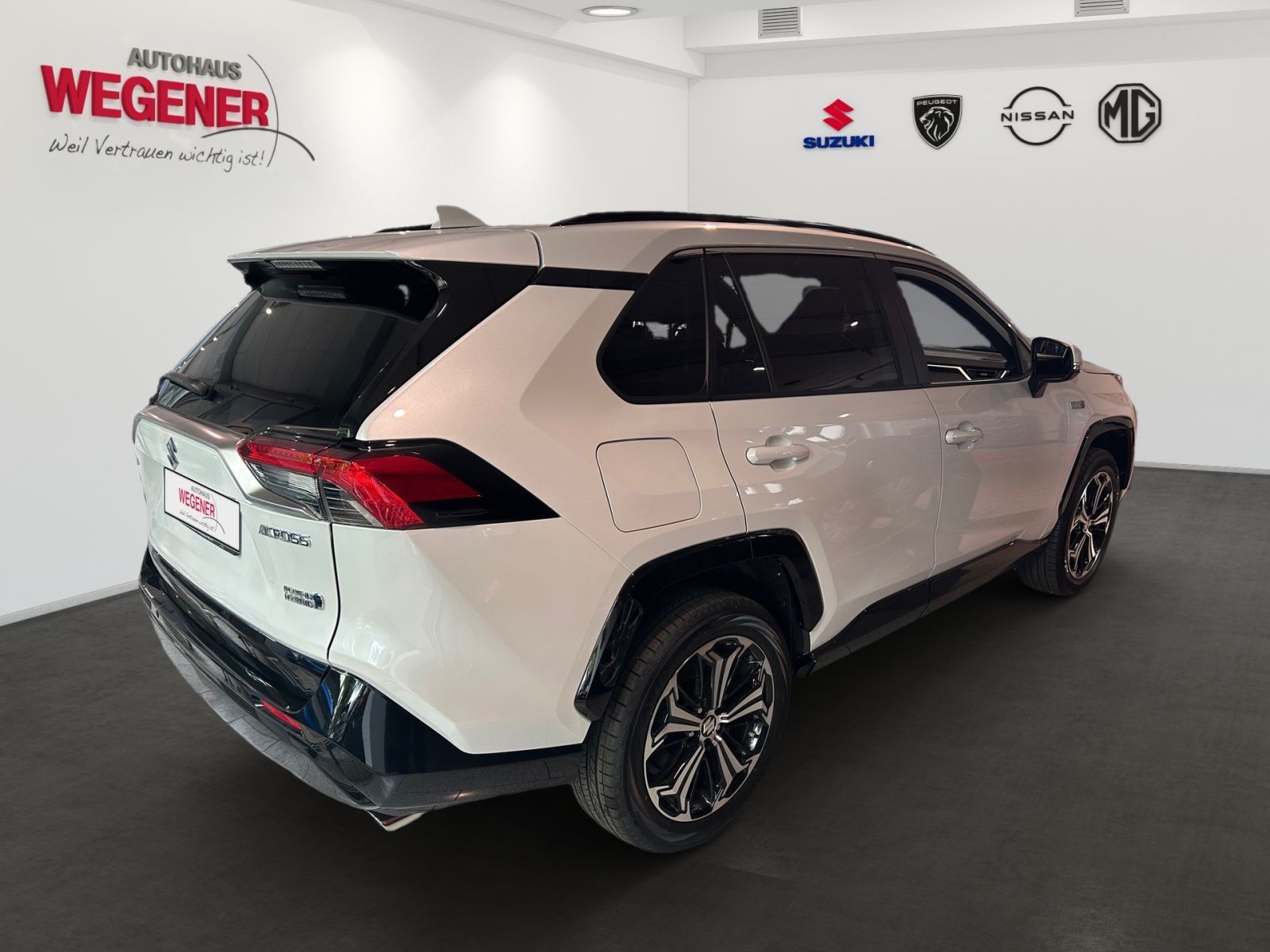 SUZUKI ACROSS PLUG IN COMFORT+AT+ACC+CARPLAY+LED+KAMERA