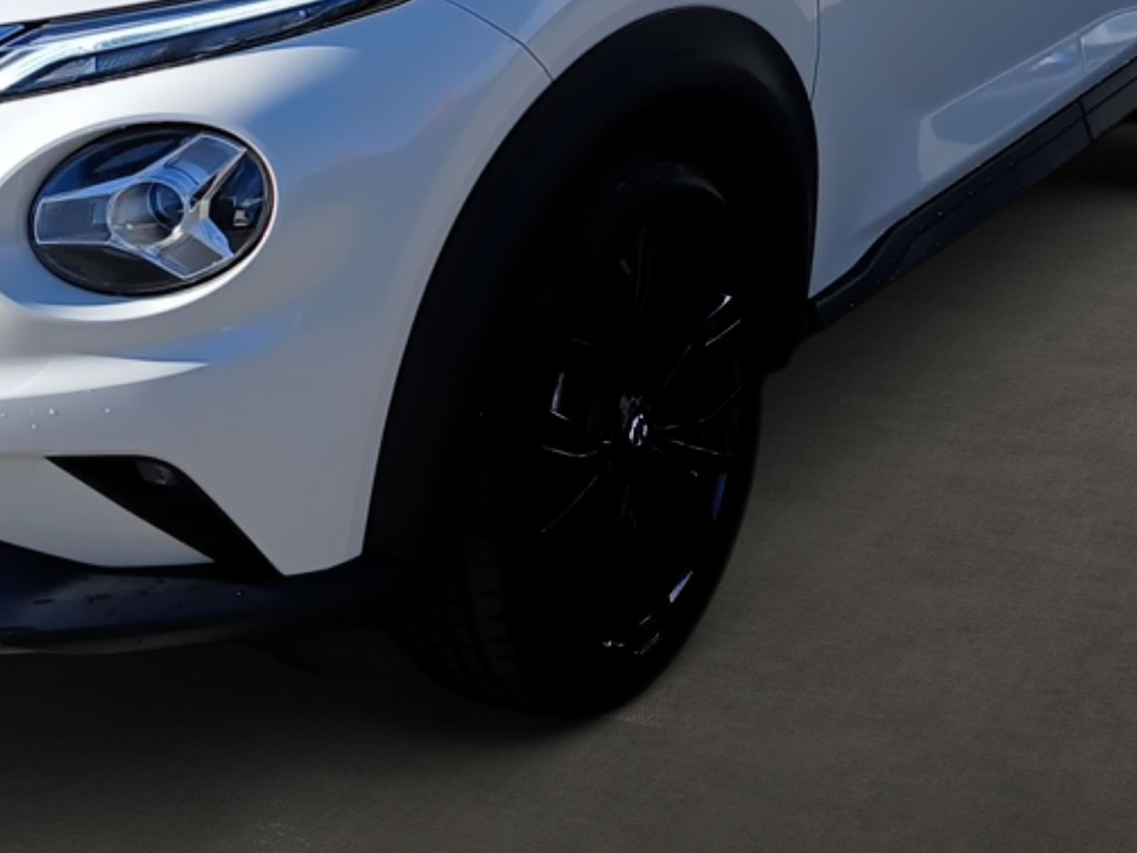 NISSAN JUKE 1.0 DIG-T 6MT Enigma Navi*CarPlay*beh WSS