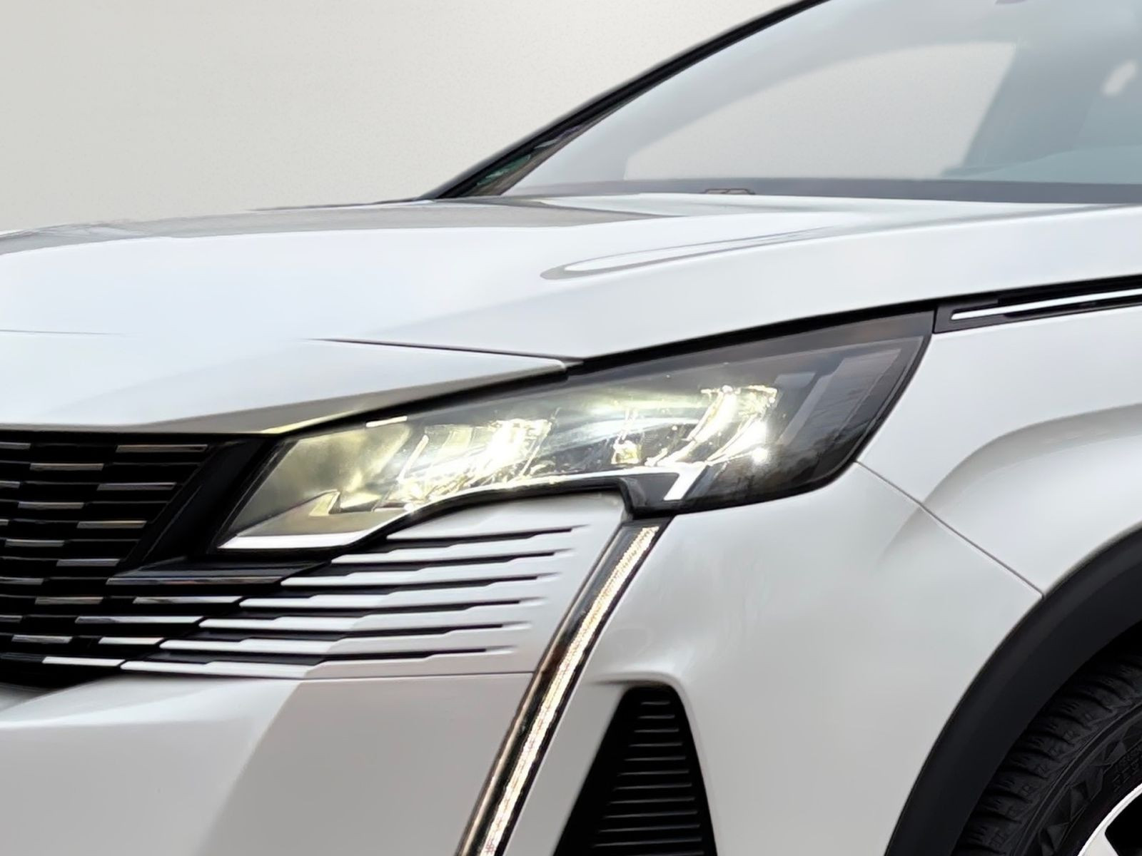 Peugeot 5008 Allure Pack PureTech 130 EAT8 *Kamera*SHZ*