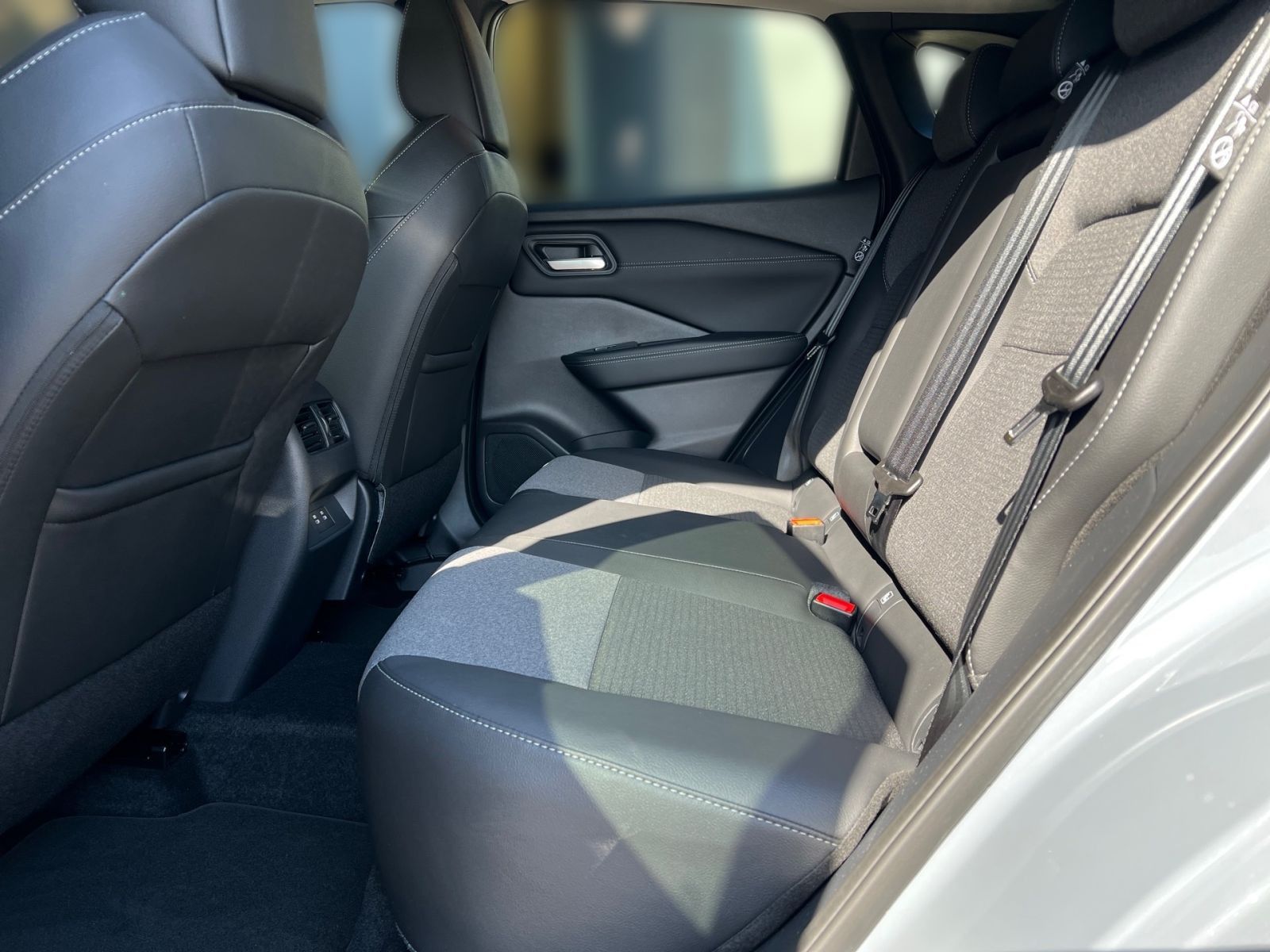 NISSAN QASHQAI N-CONNECTA 6MT MHEV 140PS Winter Komfort