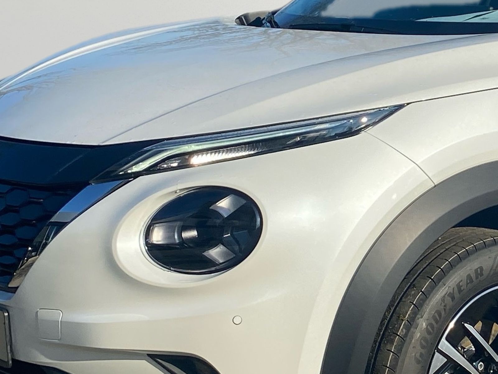 NISSAN Juke N-Conn Hyb. AT SHZ LHZ 360°KAM FAS PDC AHK