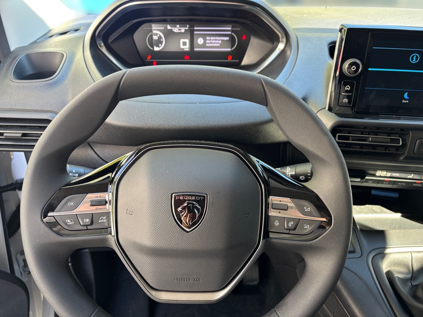 PEUGEOT Partner L1+ 130 BlueHDi *LED*Boden*3Sitzer*