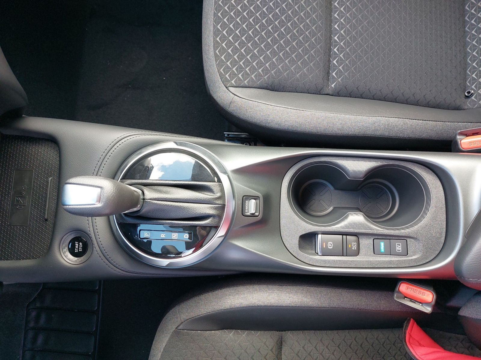 NISSAN Juke 1.6 Hybrid N-Connecta NAVI WINTER 360°