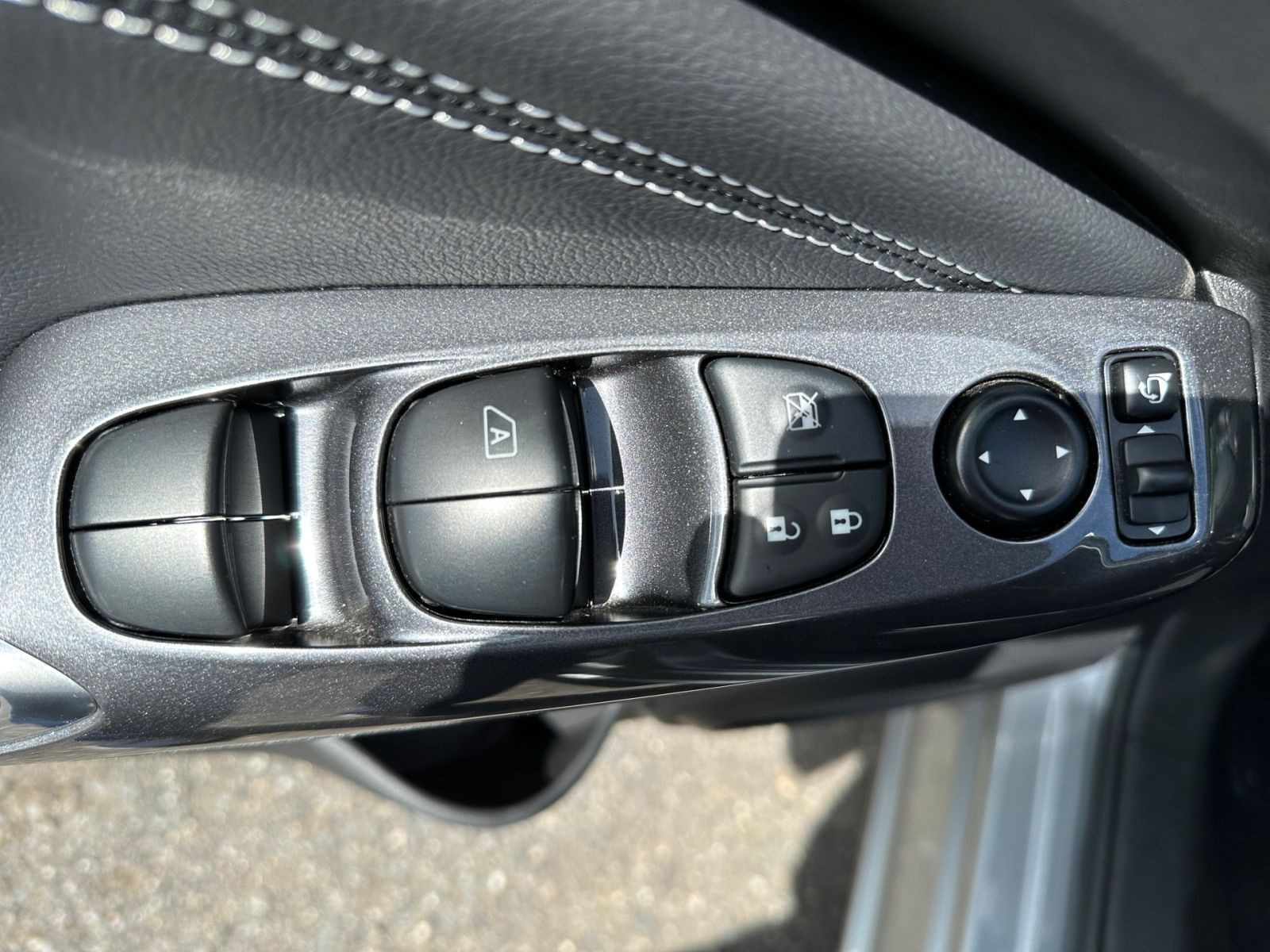 Nissan JUKE DIG-T N-Connecta 117 PS LED NAVI SHZ KAMERA