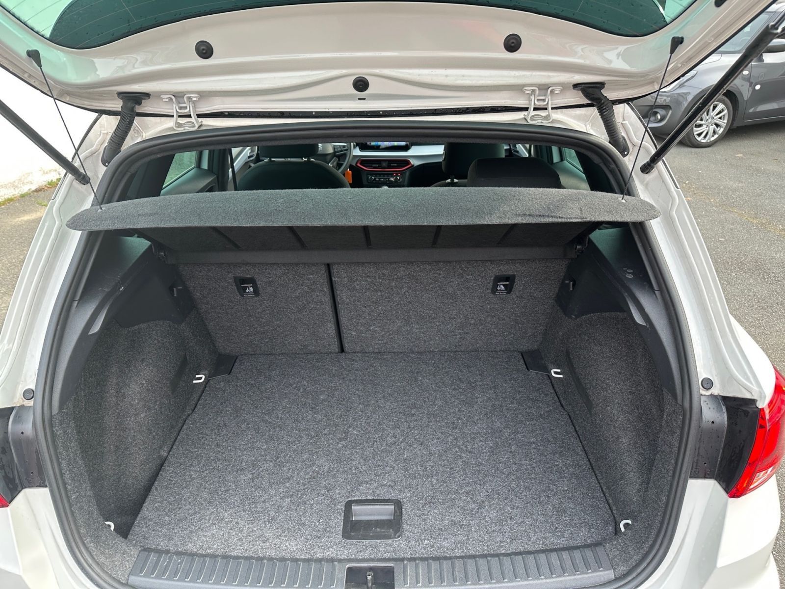 SEAT Arona 1.0 TSI DSG FR - LED NAVI SHZ VC APP`S PDC