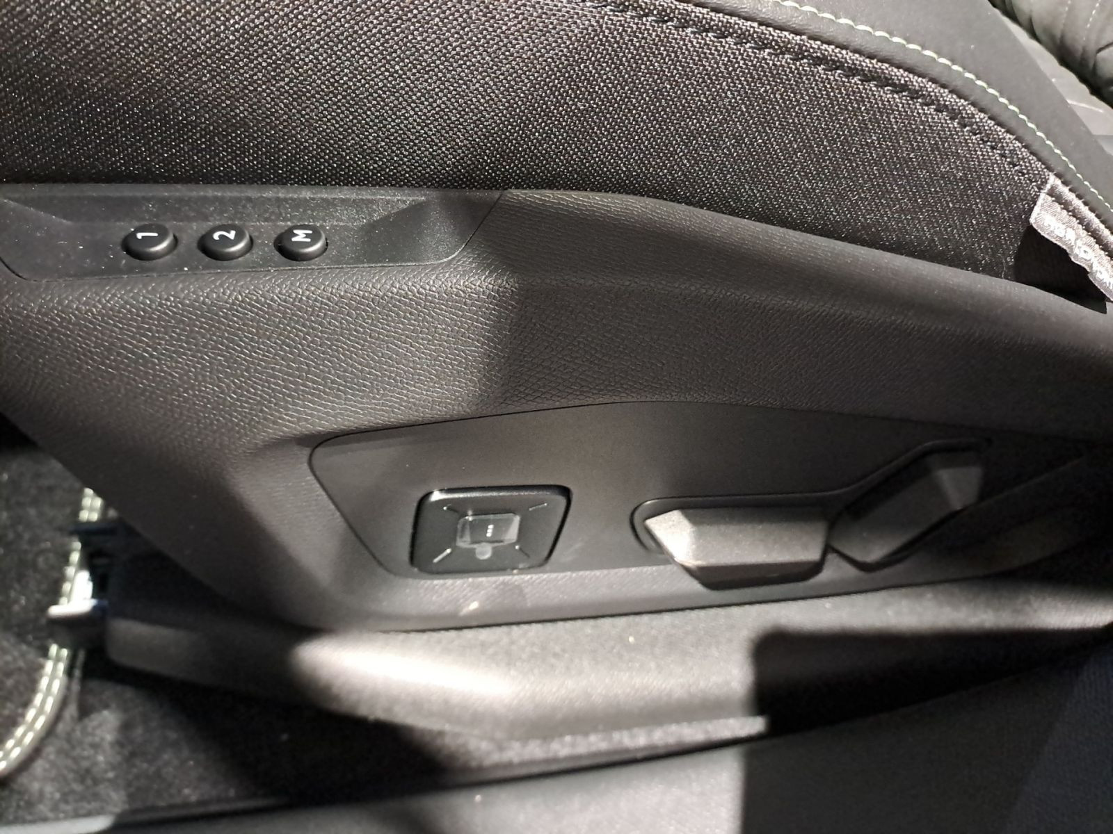 Peugeot 3008 E GT 230 Long Range *Kamera*SHZ*CarPlay*