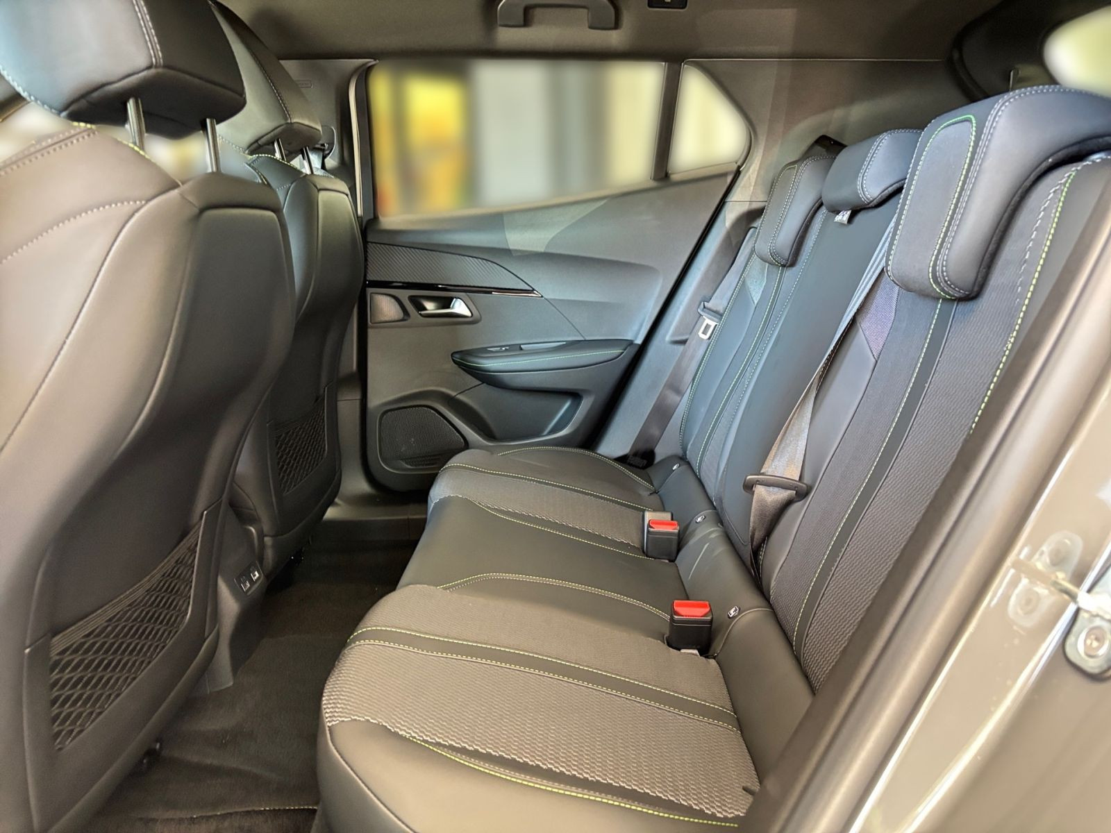 Peugeot 2008 E GT Elektromotor 156 54kwH *Kamera*