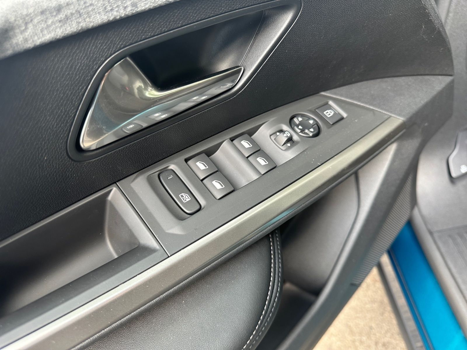 PEUGEOT 3008 Allure Hybrid 145 e-DSC6 *Kamera*21"Curved*