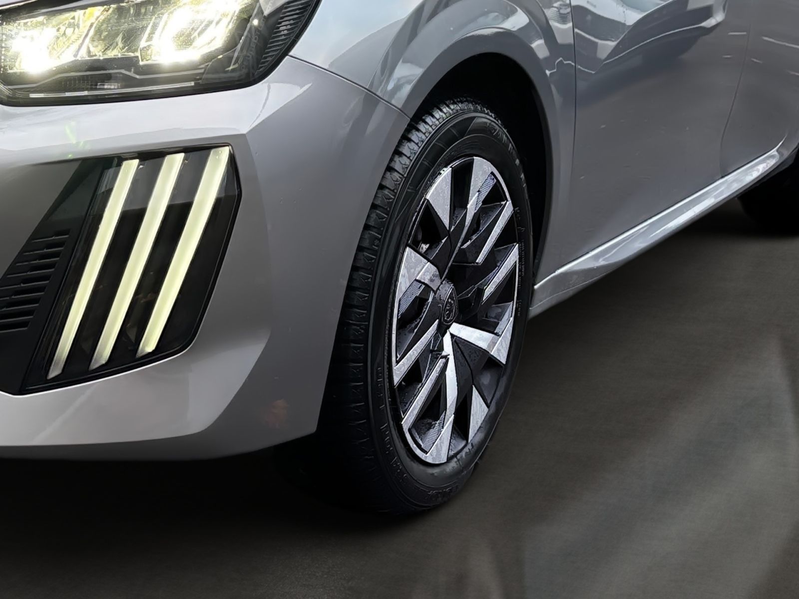 PEUGEOT 208 Style 75 1.2 PureTech *SHZ*CarPlay*Allwetter