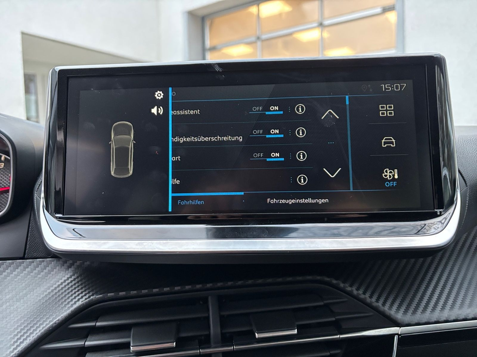 Peugeot 208 Style 75 1.2 PureTech *SHZ*CarPlay*Allwetter