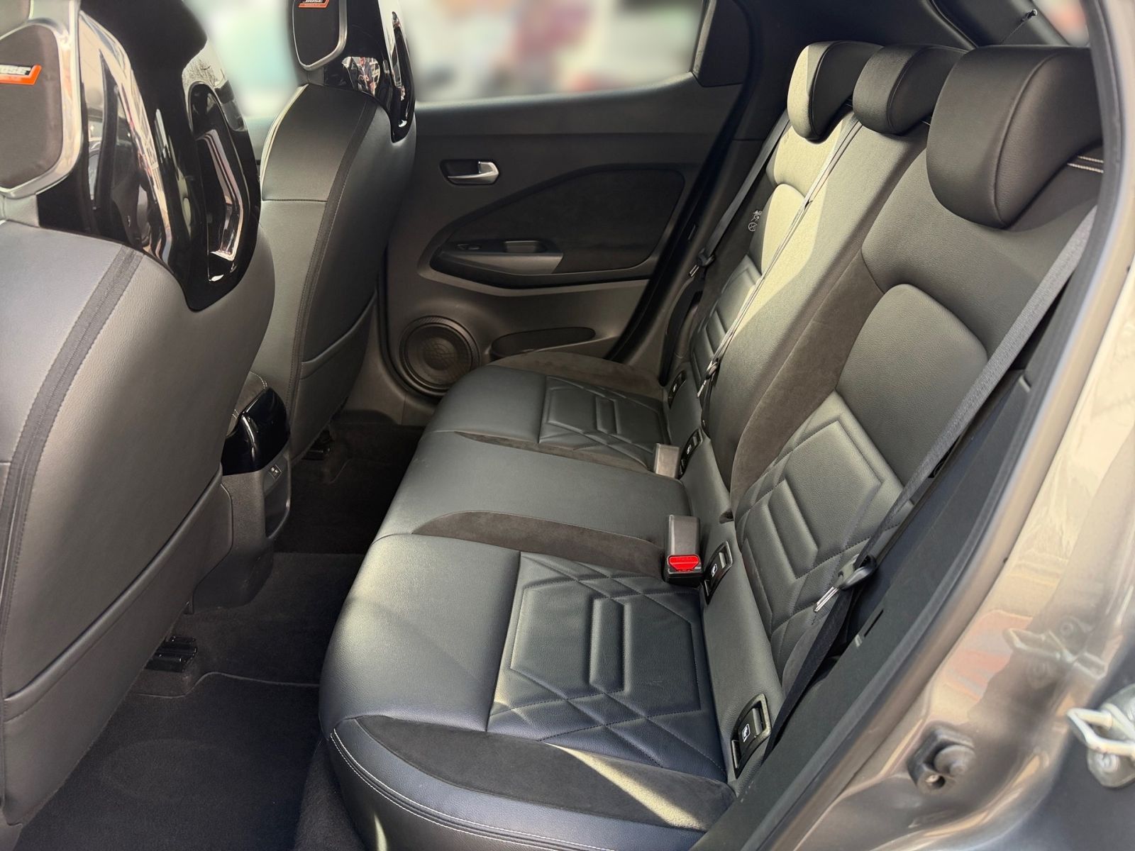 NISSAN JUKE 1.0 AT N-DESIGN / 360 / ALU / LEDER / BOSE