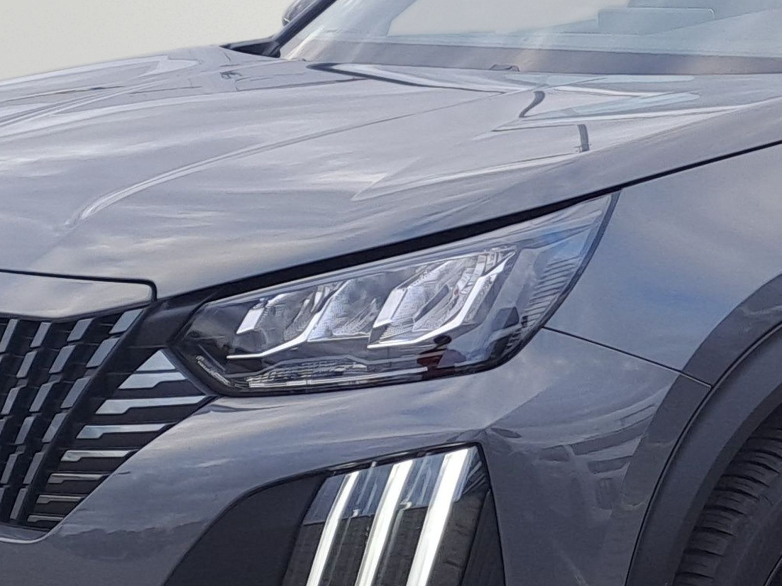 Peugeot 2008 ALLURE HYBRID 145 e-DSC6 KAMERA SHZ NAVI