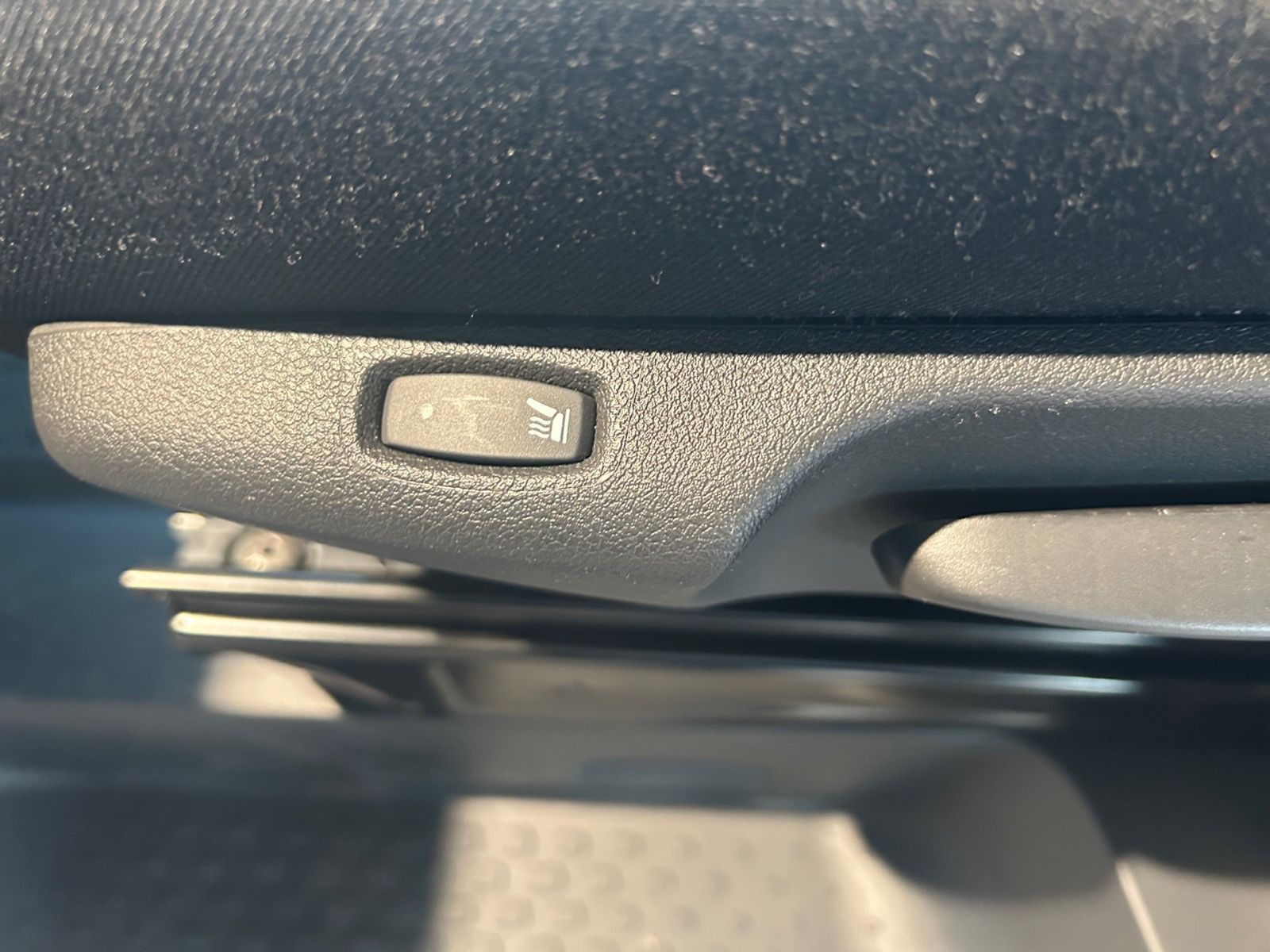 Nissan Primastar Kombi9 L1H1 2,8t CarPlay*Navi*PDC*CAM