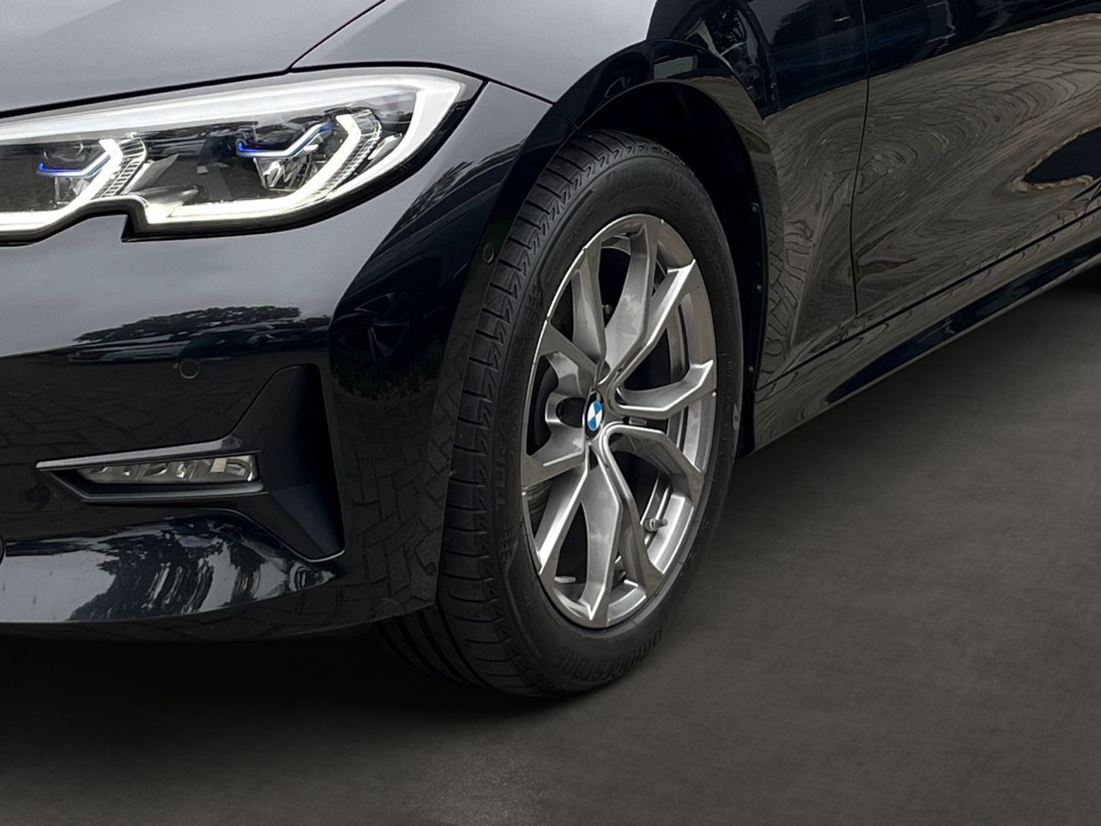 BMW 320 d Mild-Hybrid xDrive Touring PDC*CAM*Laser