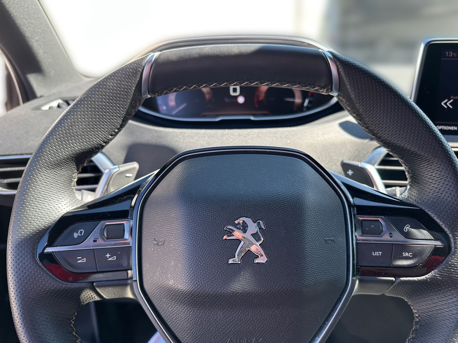 Peugeot 3008 GT-LINE 1.6 AHK*Pano*360°*NAVI*Sound*CAM