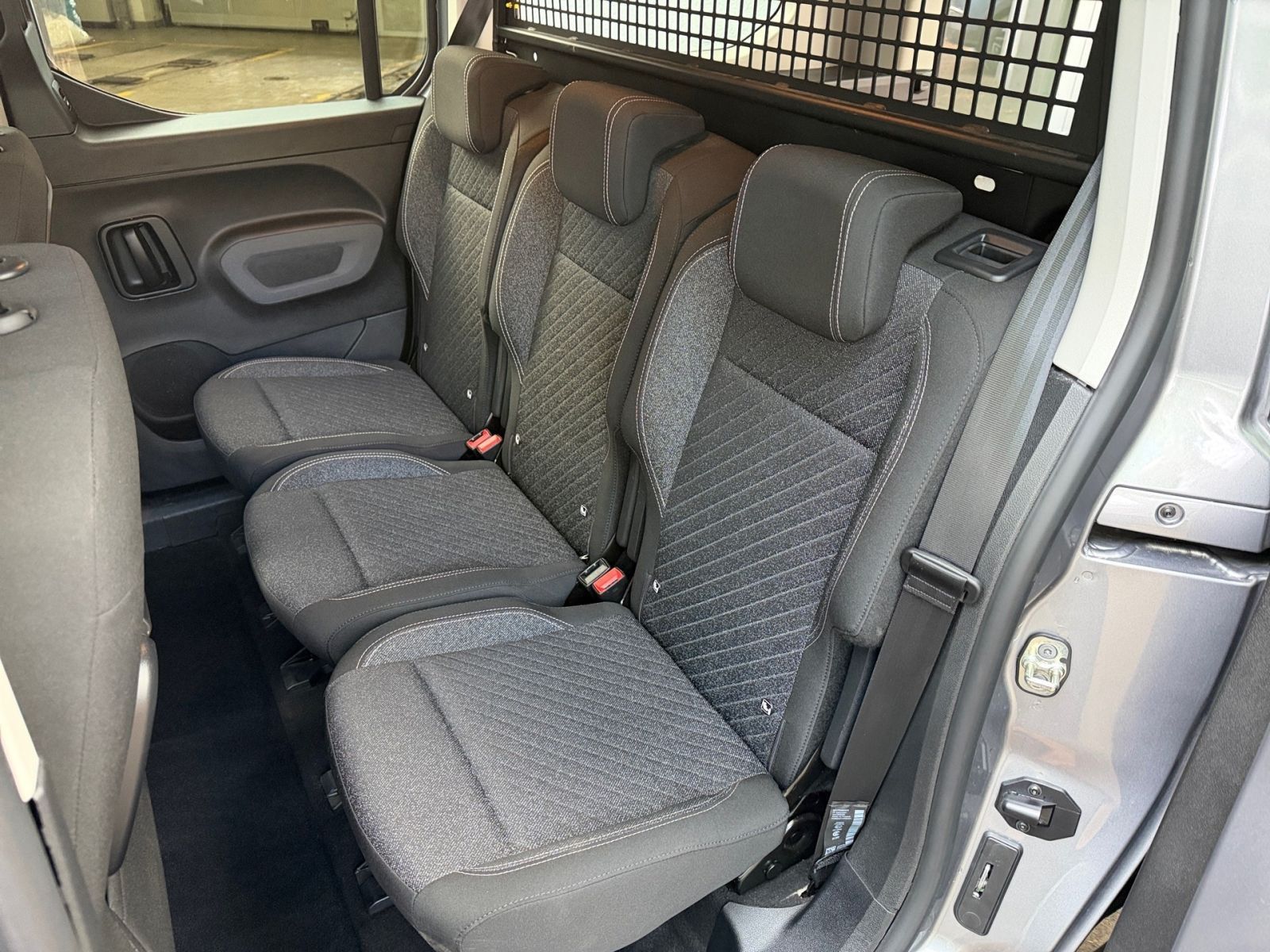 PEUGEOT Rifter L2 Allure BlueHDi130 EAT8 GRA*RadioCD*PDC