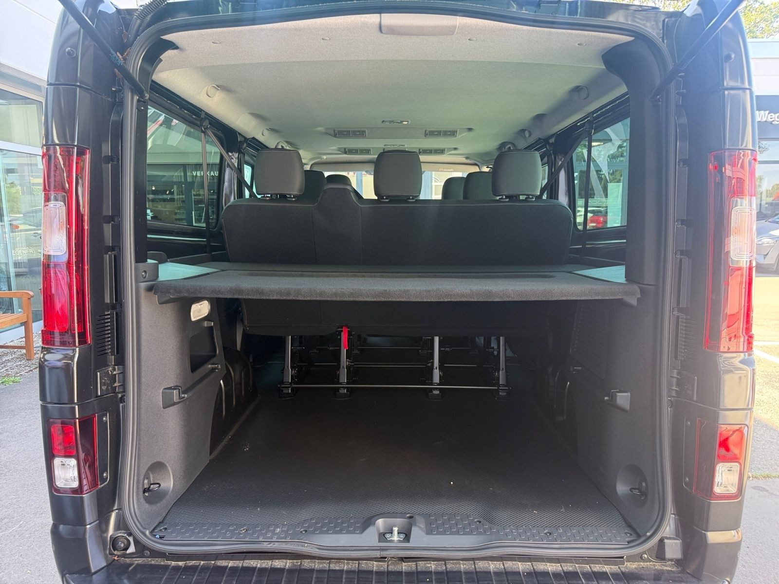 Nissan PRIMASTAR Kombi L2H1 Tekna LED CAM Totwinkel Navi