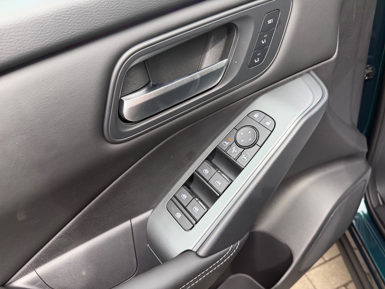 NISSAN Qashqai 1.3 DIG-T MHEW Tekna Navi*HeadUp*CarPlay