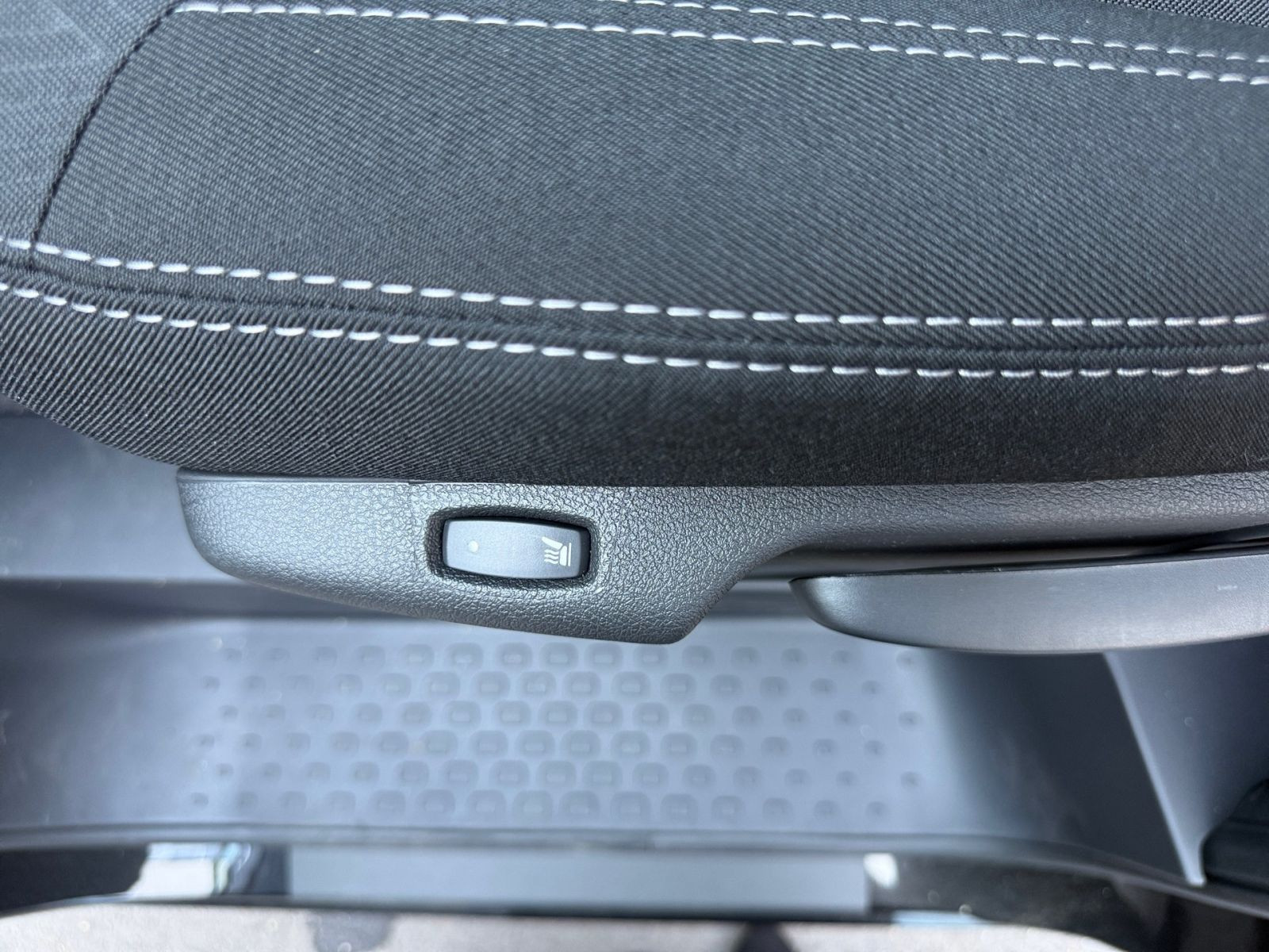 Nissan PRIMASTAR Kombi L2H1 Tekna LED CAM Totwinkel Navi