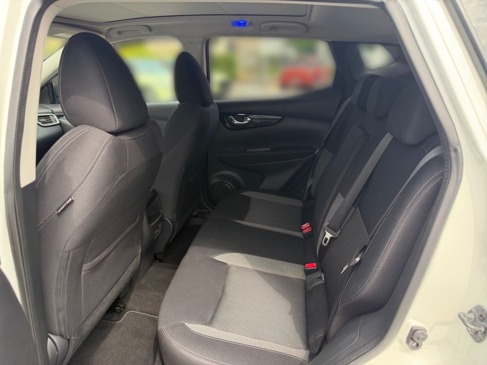 Nissan Qashqai 1.3 AT*BLUET*NAWI*KAMERA*KEYLESS*PANO