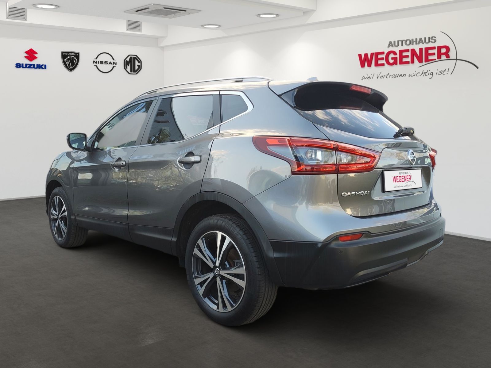 NISSAN Qashqai 1.3 N-Way PANO*SHZ*CAM*Klima*Navi*LM