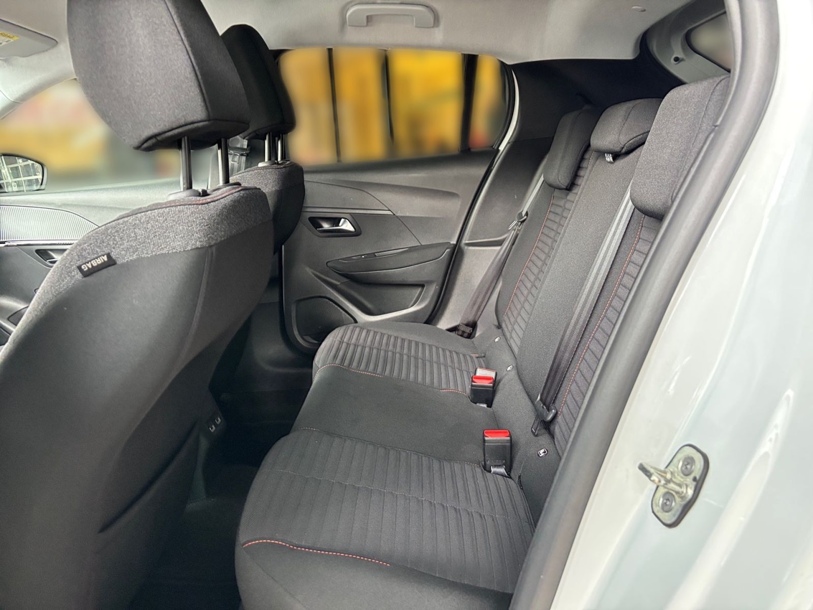 PEUGEOT 208 ACTIVE PACK 100 EAT8 NAVI SHZ PDC