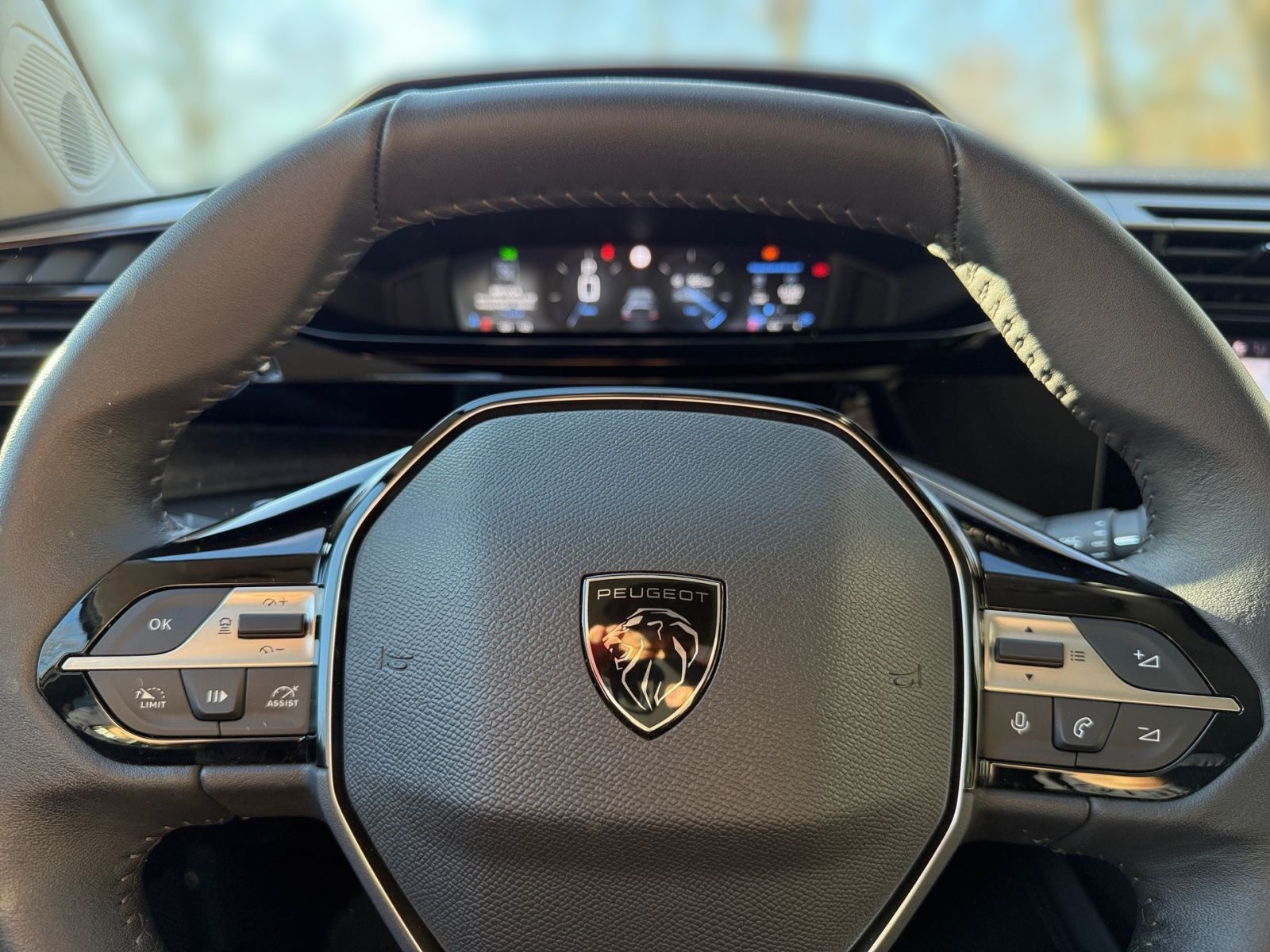 PEUGEOT 408 Allure Pack 130 EAT8 *SHZ*Kamera*