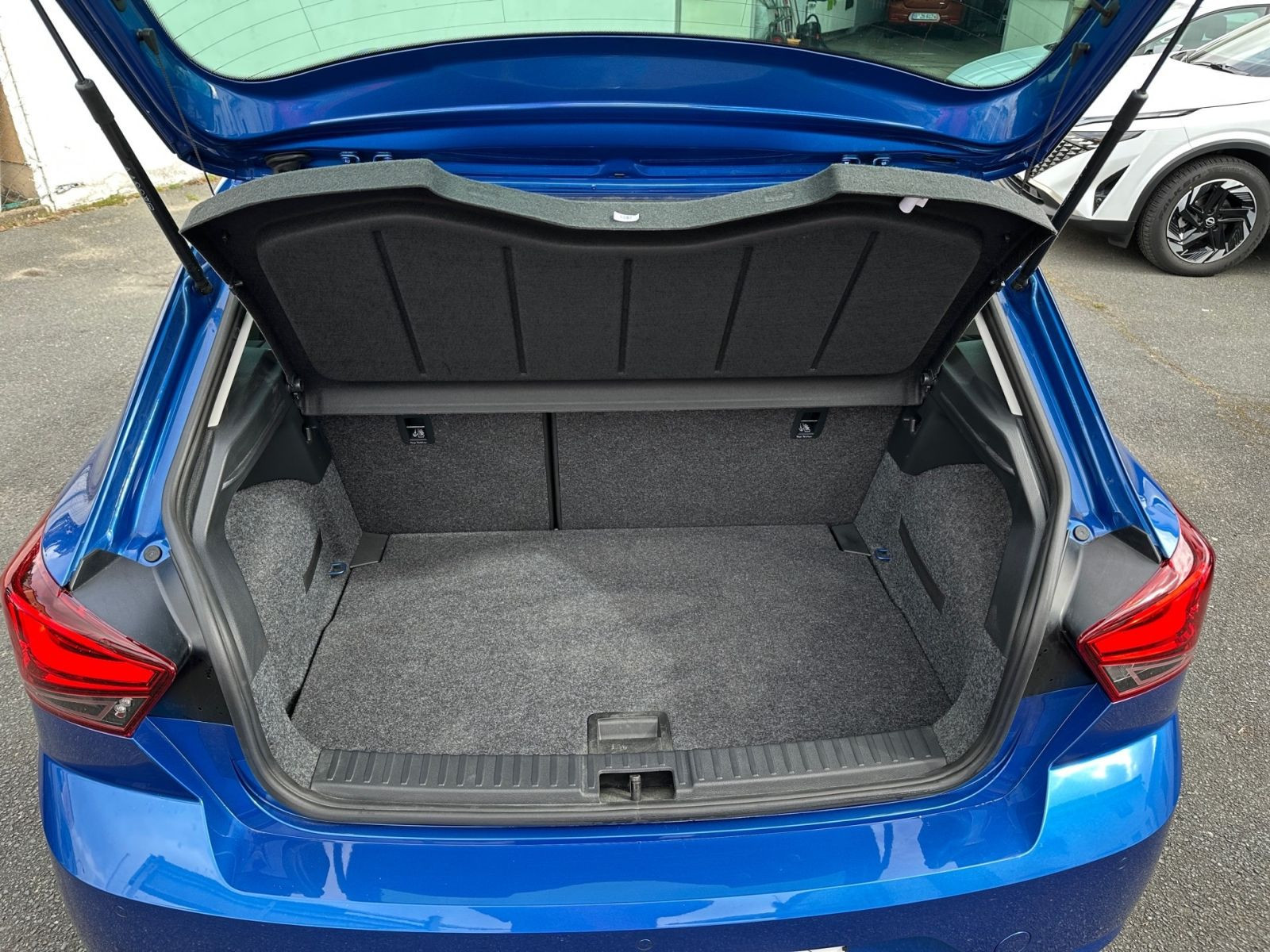 Seat Ibiza 1.0 TSI Style MT LED*NAVI*CAM*SHZ*ALU*DAB